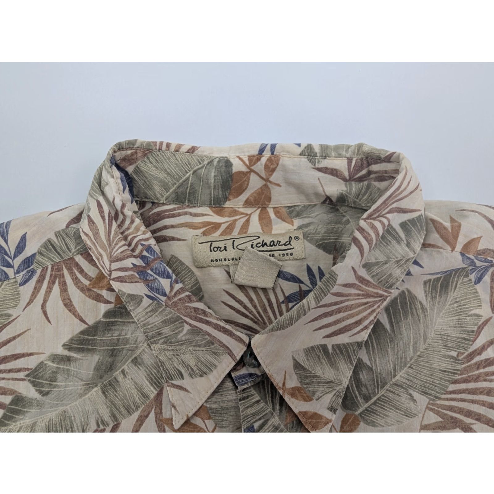 Tori Richard Tori Richard Shirt Men's XL Palm Leaf All Over Print Cotton Lawn Hawaiian Button-Up Short Sleeve Multicolor Garden Floral 90s Theme Mens Size US XL / EU 56 / 4 - 6 Thumbnail