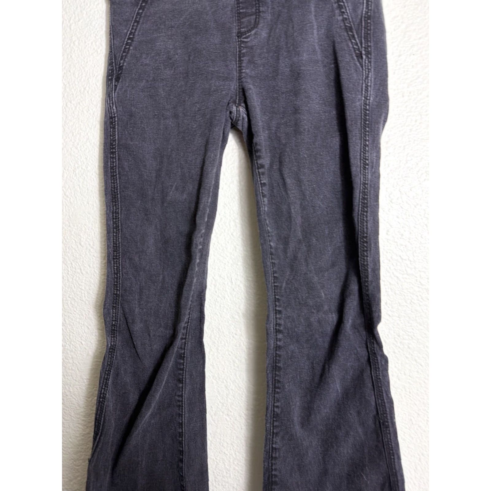 Free People Free People Jeans Black Denim Flare Pull on 29x28 Raw Hem Women Size 29" - 3 Thumbnail