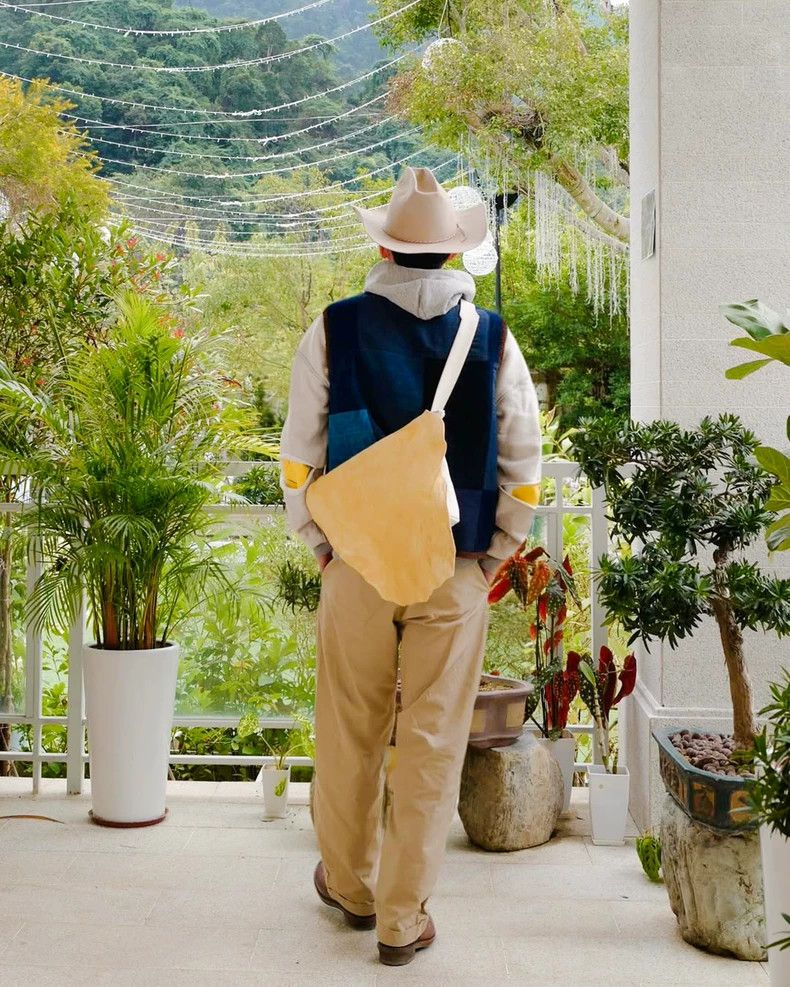 visvim UT.SATCHEL (M) 鹿革 Is this Japanese designer bag worth the hype? Visvim ICT UT