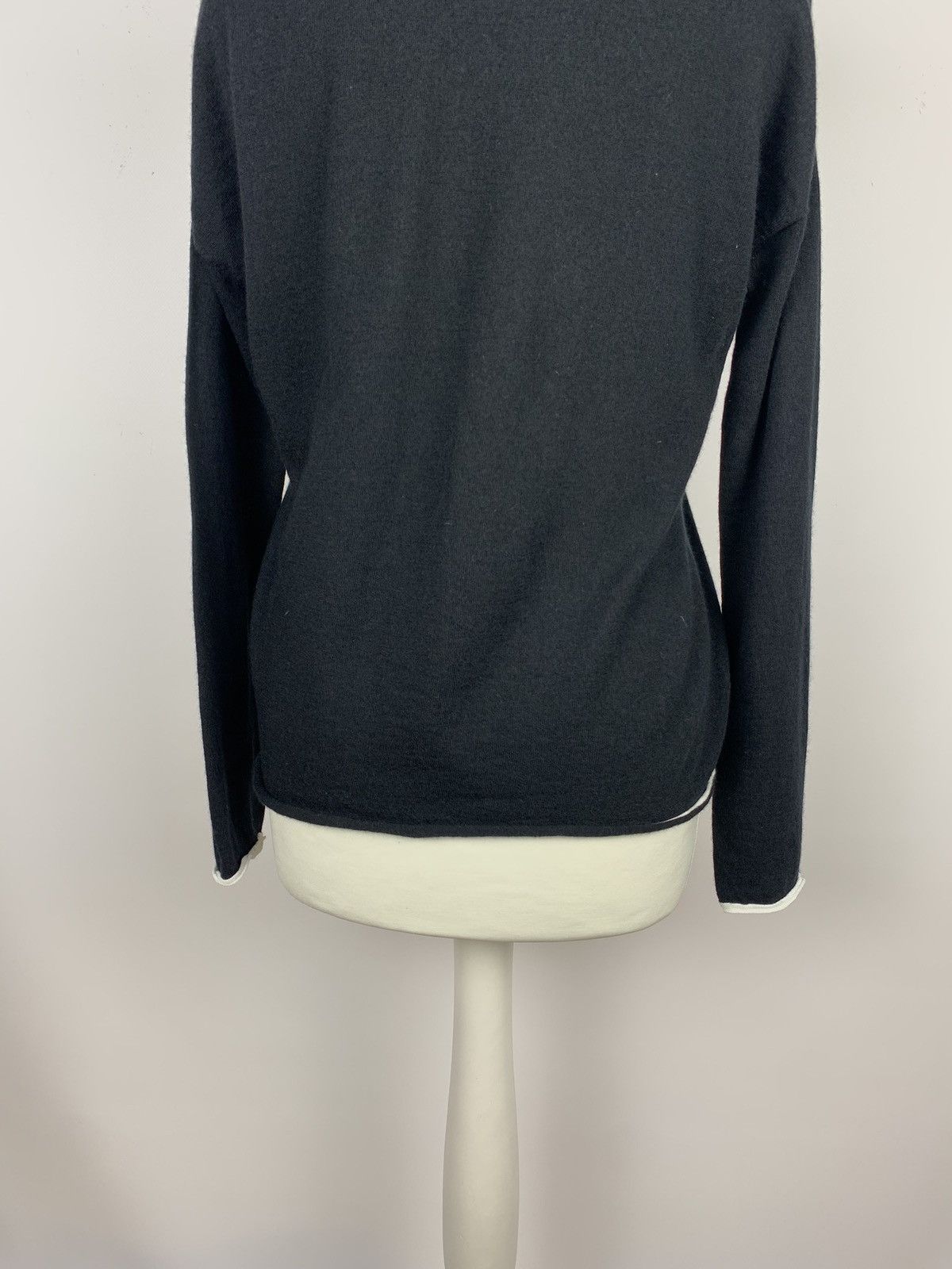 Escada Sport Escada Sport Womens Wool Sweater Jumper Size S Black V-Neck Size S / US 4 / IT 40 - 6 Thumbnail