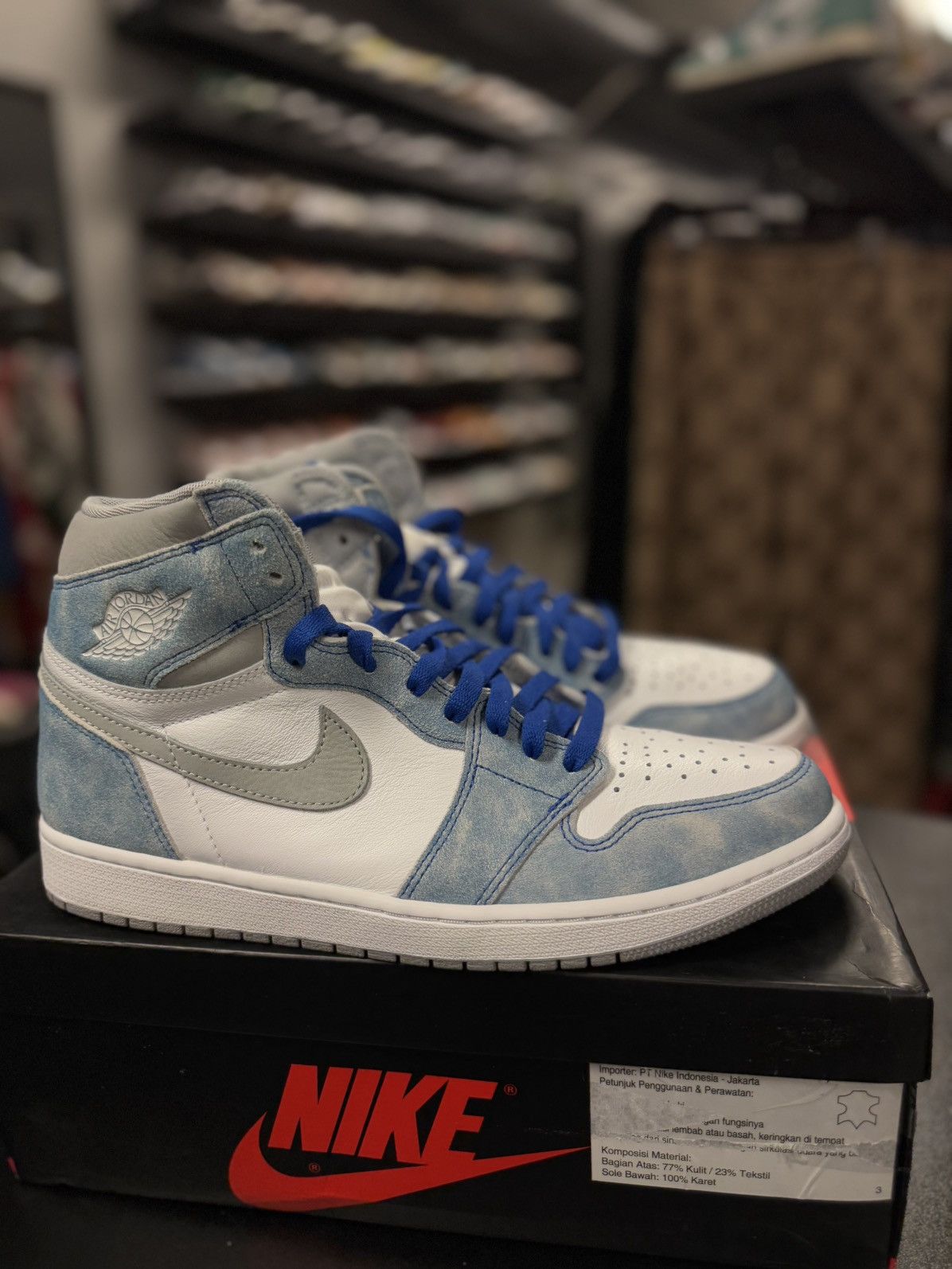Jordan Brand × Nike Jordan 1 Hyper Royal Blue Size 12 W/ BOX (555088-402) Size US 12 / EU 45 - 2 Thumbnail