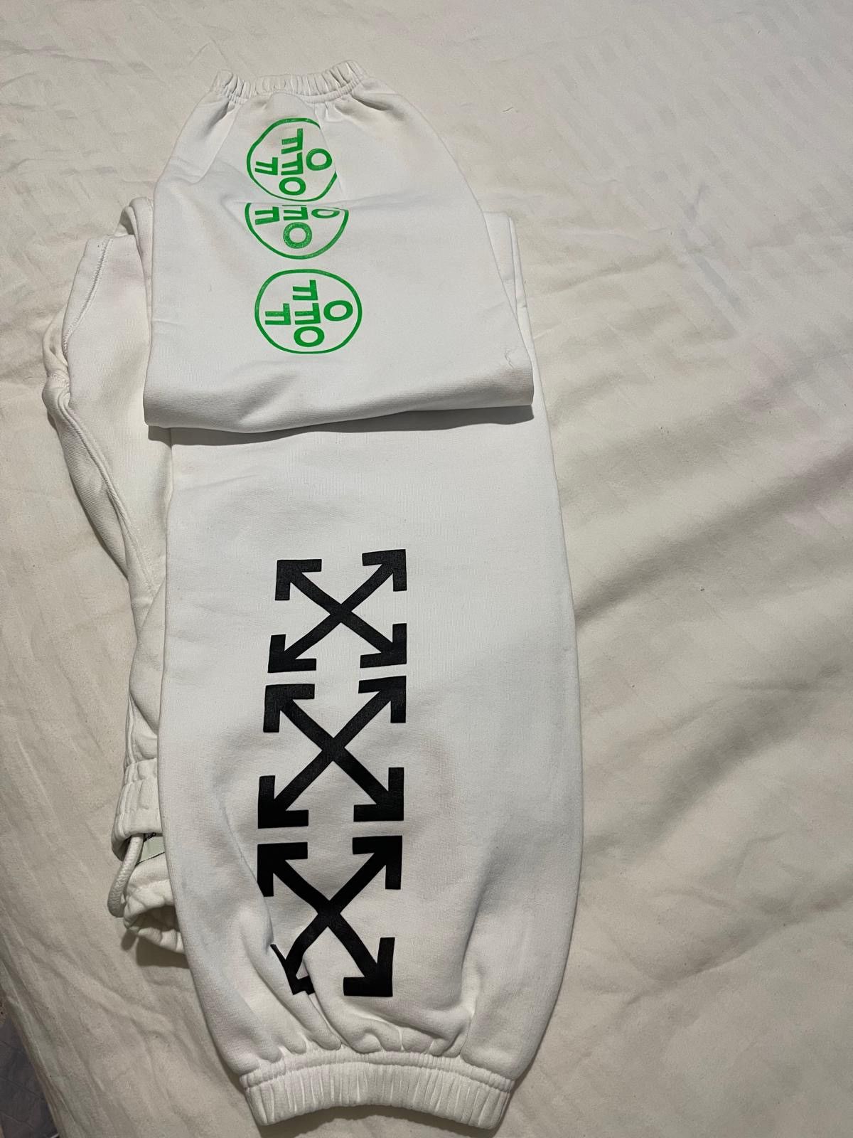 Off-White Off-white sweat pants gently used condition XXL Size US 36 / EU 52 - 1 Thumbnail