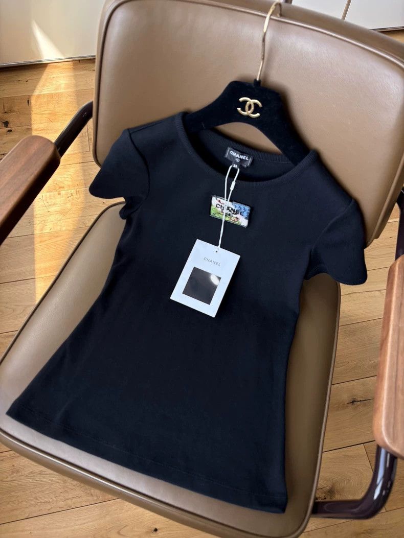 Chanel Embroidered beaded sequin letter black T-shirt