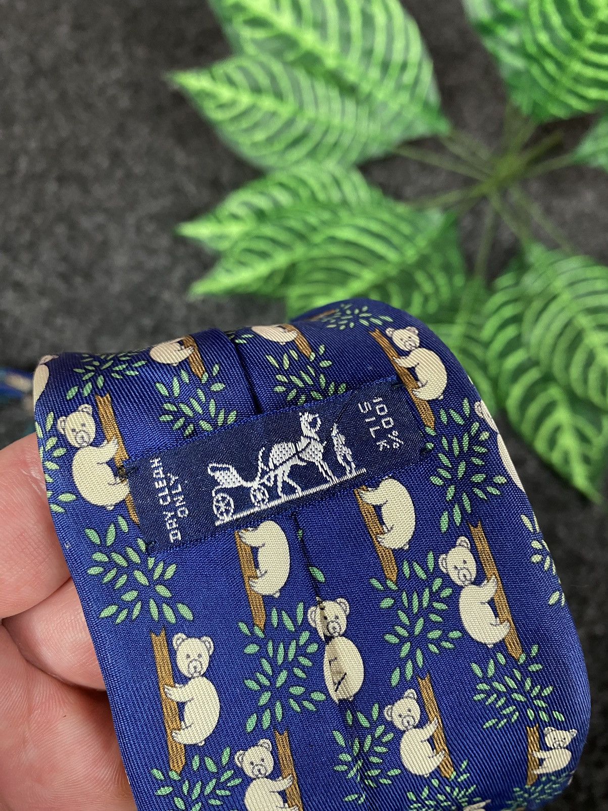 Hermes Hermes 7282 Blue Silk Climbing Bears Print Neck Tie Size ONE SIZE - 5 Thumbnail