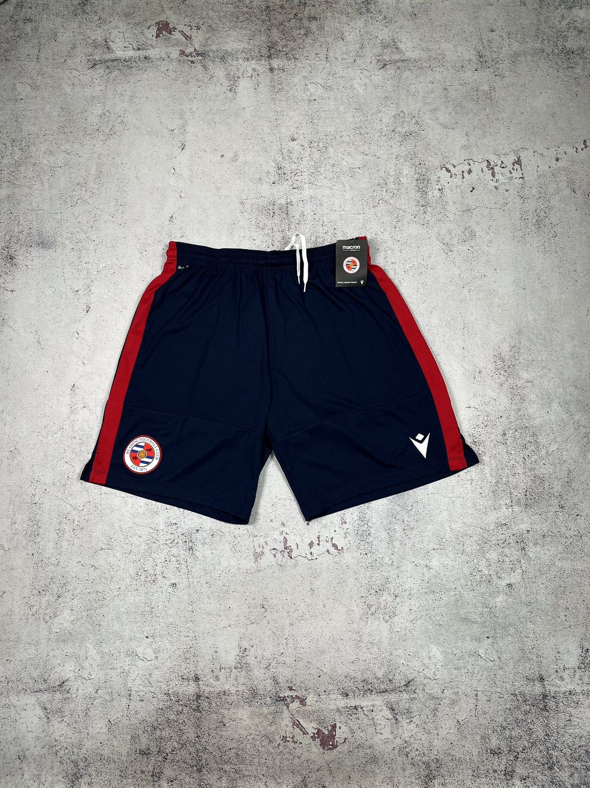 Macron MACRON READING FOOTBALL CLUB,2020/2021 FOOTBALL SHORTS,NEW Size US 36 / EU 52 - 1 Thumbnail