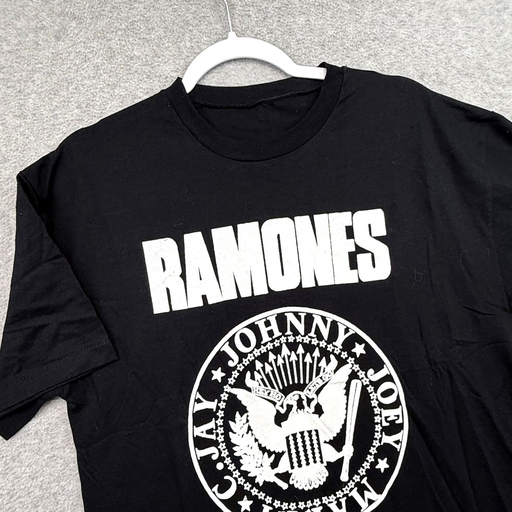 Vintage VINTAGE Ramones T-Shirt Men L Black 90s Screen Stars Graphic Print Single Stitch Crew Neck Short Sleeve Vintage Band Punk Retro Rock 80s Mens Size US L / EU 52-54 / 3 - 2 Thumbnail