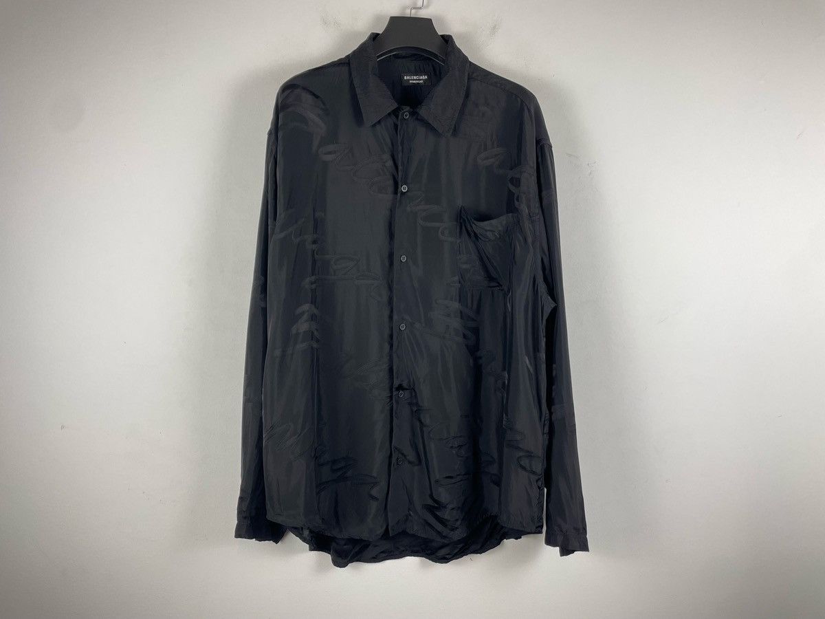 Balenciaga Balenciaga Monogram Prints Logo Shirt Size US S / EU 44-46 / 1 - 5 Thumbnail