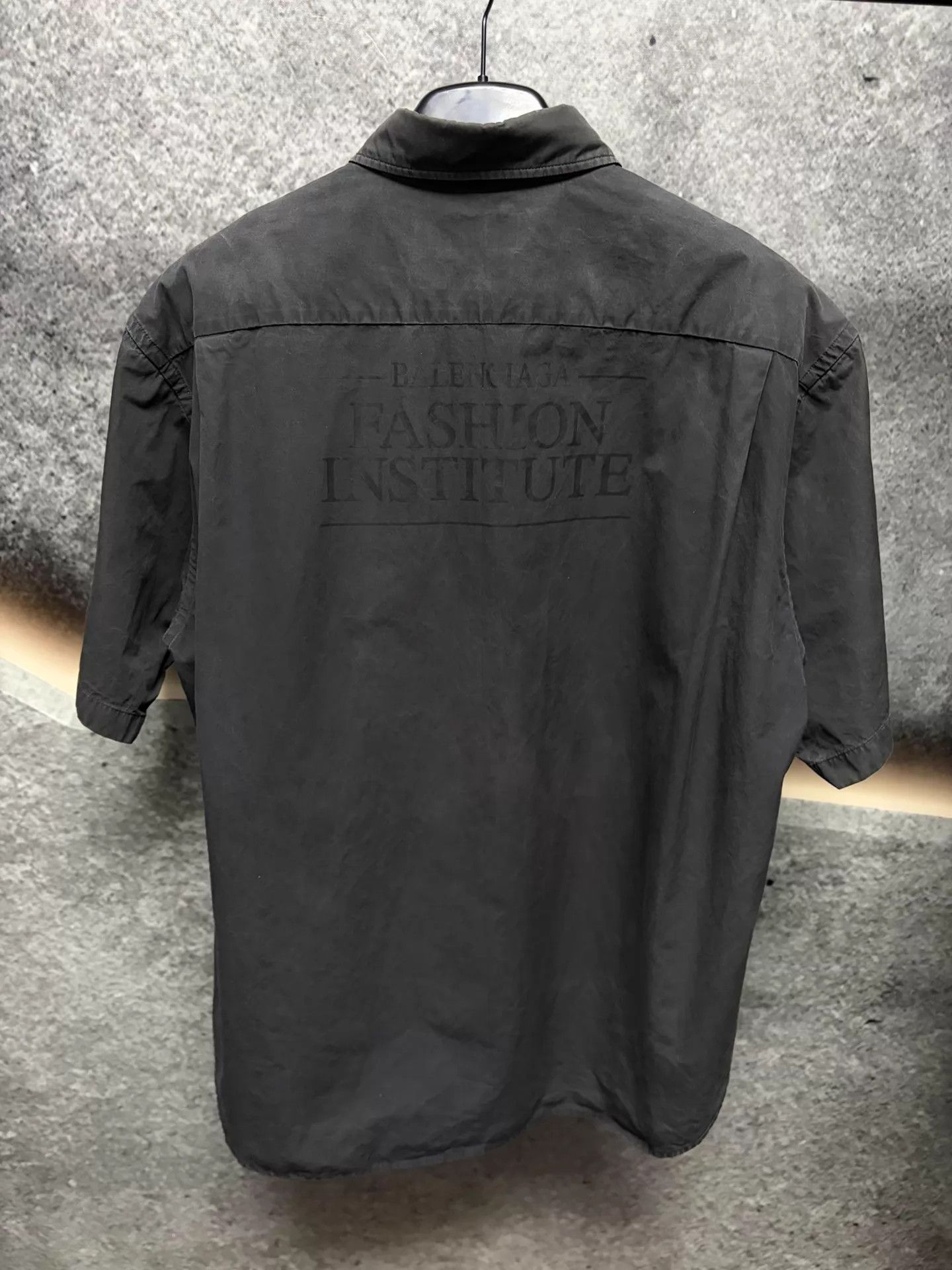 Balenciaga Balenciaga short-sleeve shirt black 37 XS distressed Size US XS / EU 42 / 0 - 2 Thumbnail