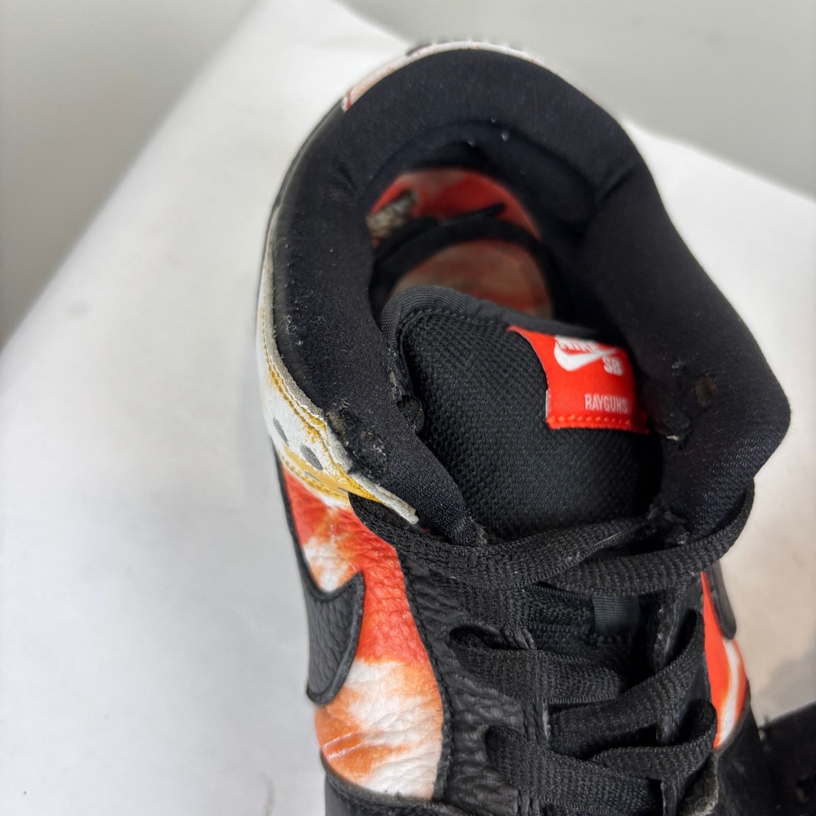 Nike Rare Nike Dunk SB Low Tie-Dye Raygun Shoes Sneakers 10.5 Size US 10.5 / EU 43-44 - 12 Thumbnail
