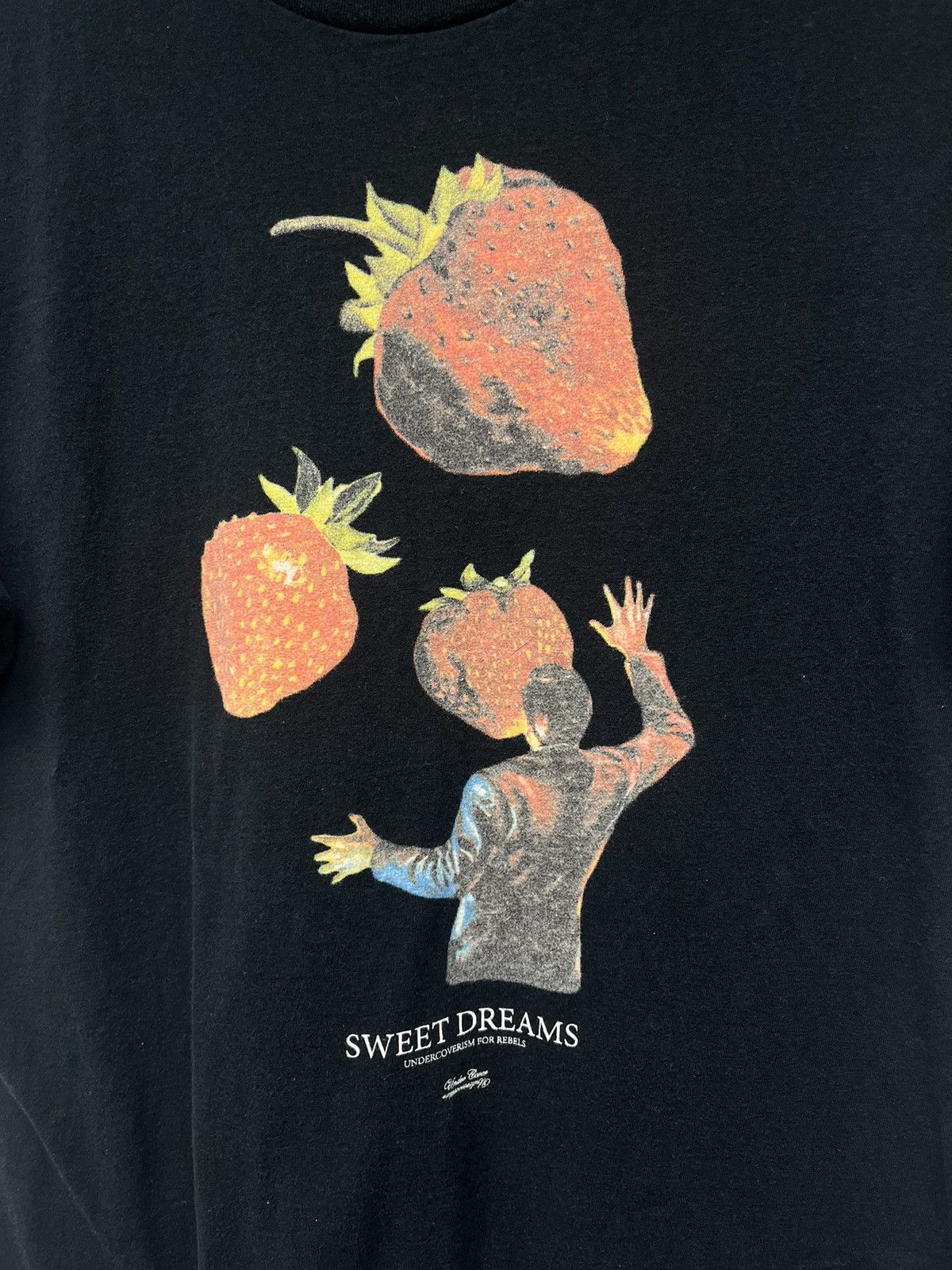 Undercover Undercover Sweet Dreams Strawberry Tshirt Black Size US L / EU 52-54 / 3 - 2 Thumbnail