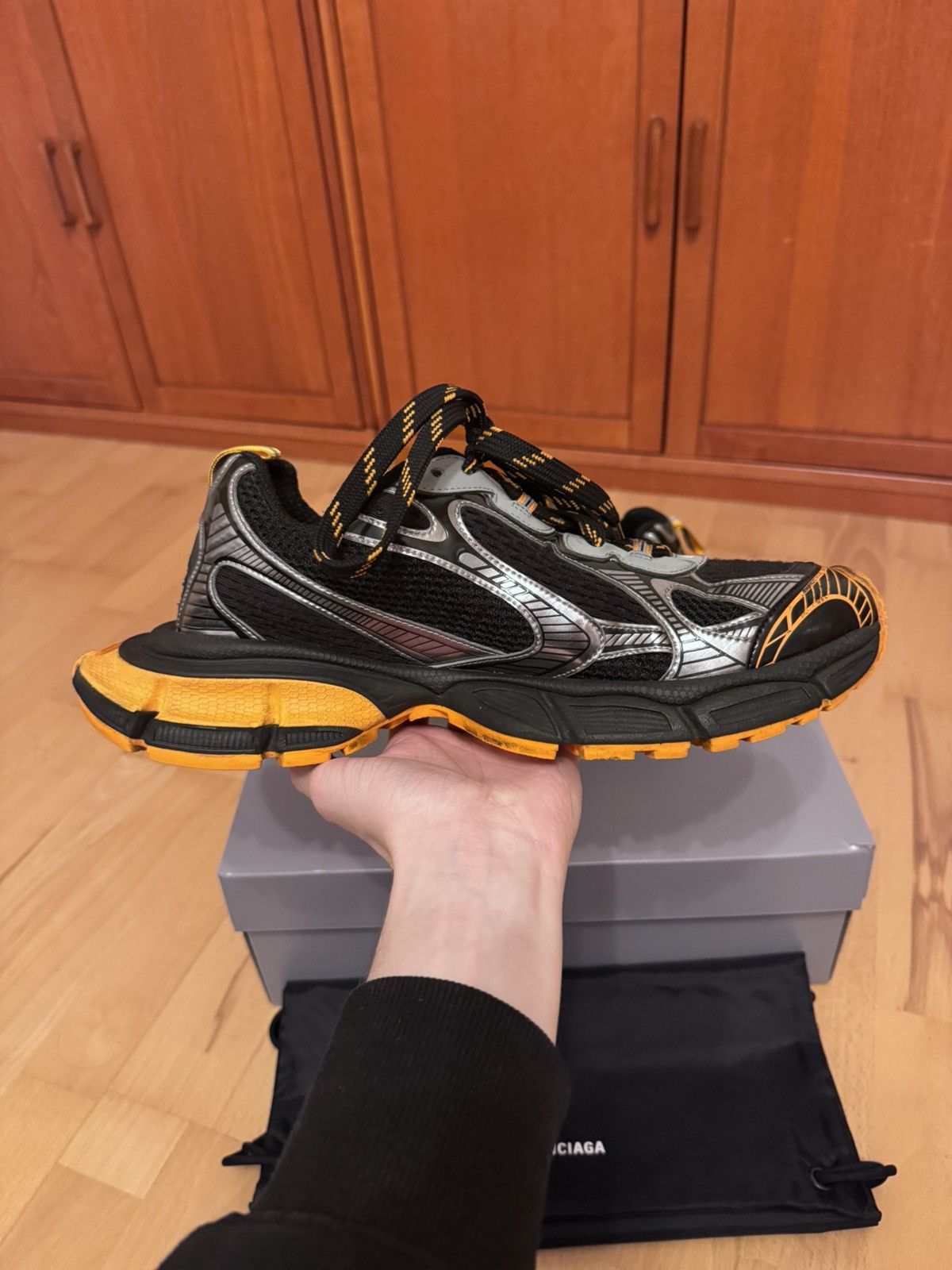Balenciaga Balenciaga 3XL Black Orange Size US 11 / EU 44 - 4 Thumbnail