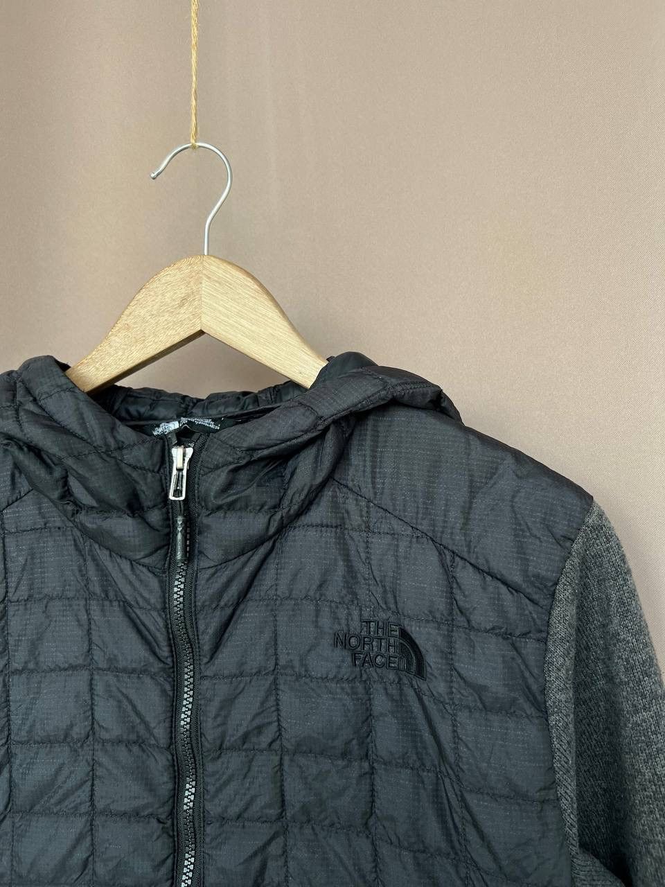 The North Face The North Face Dark Grey Thermoball Jacket Hybrid Size M/L Size US L / EU 52-54 / 3 - 6 Thumbnail