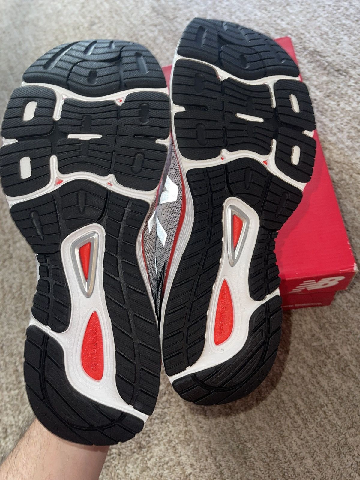 New Balance DS NEW BALANCE 880 RUNNING SHOES SIZE 10 Size US 10 / EU 43 - 5 Thumbnail
