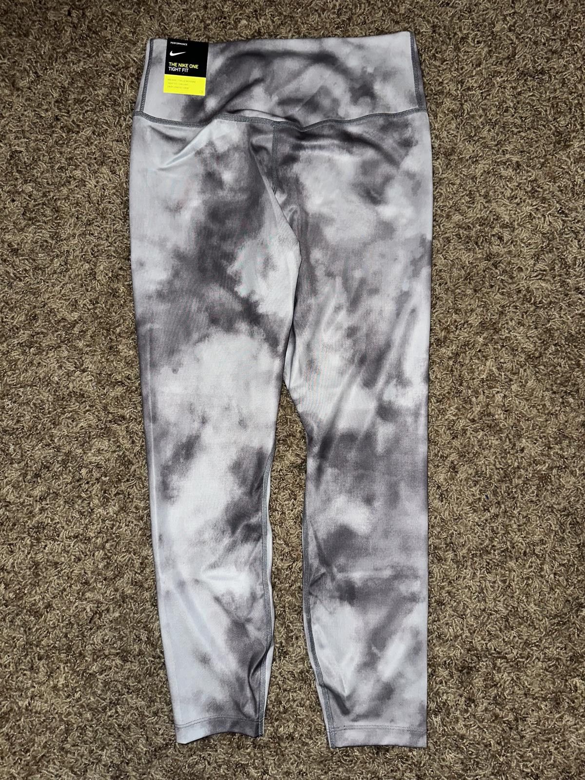 Nike Nike Women's One Icon Mid-Rise Crop High Waisted Tie-Dye Leggings Sample Size 28" / US 6 / IT 42 - 3 Thumbnail