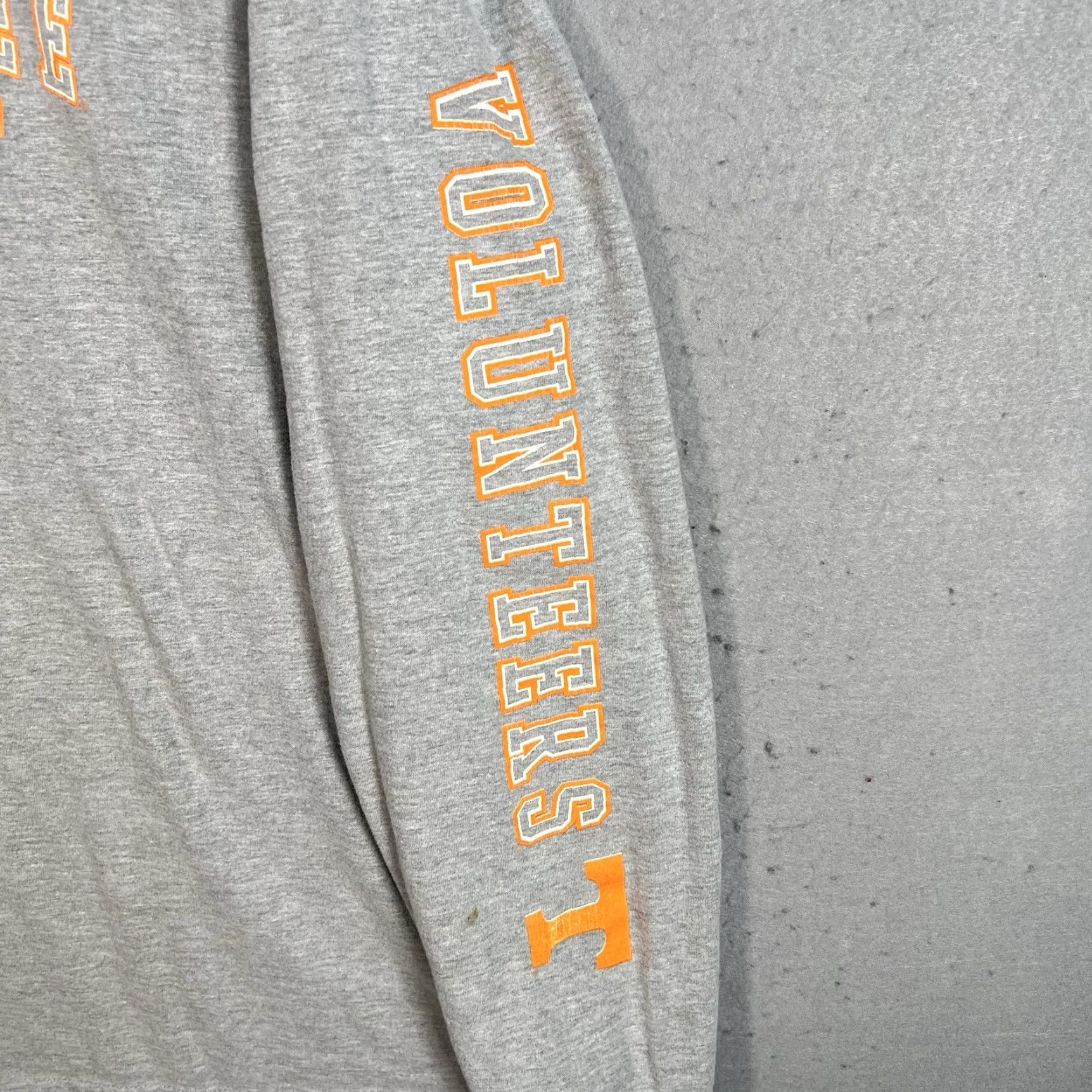 Vintage VINTAGE Cadre Athletic Tennessee Volunteers Shirt Adult XL Gray Long Sleeve 1990s Graphic Tee Mens Size US XL / EU 56 / 4 - 4 Thumbnail