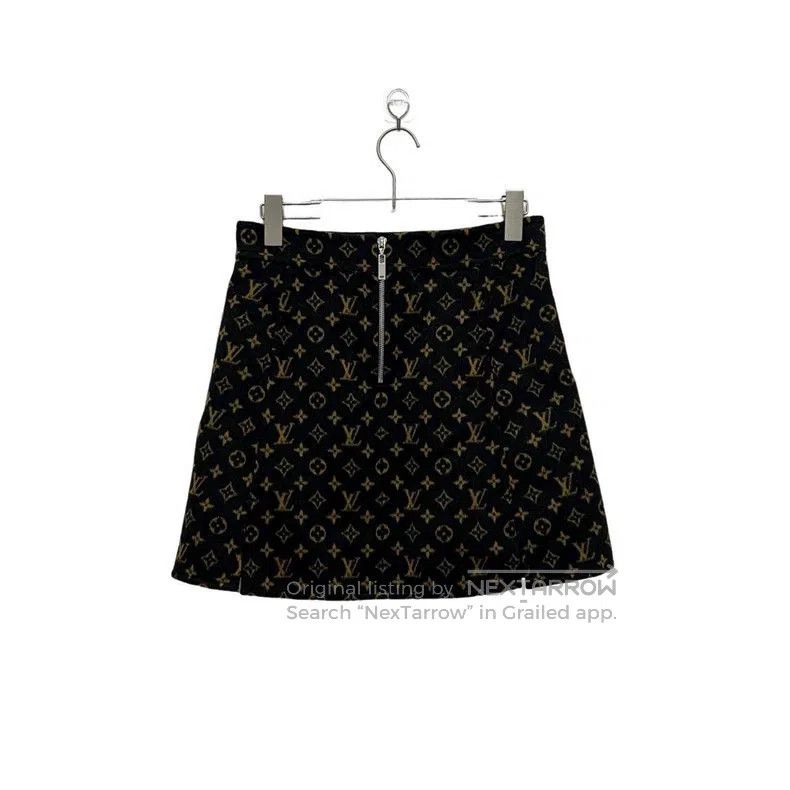 Louis Vuitton Louis Vuitton Monogram Mini Skirt. Size US 36 / EU 52 - 2 Thumbnail