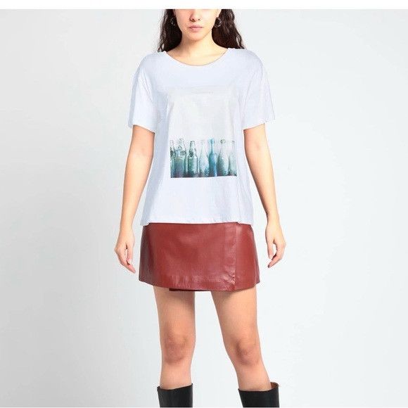 Emporio Armani Emporio Armani White Tee with Artistic Bottle Design Size M / US 6-8 / IT 42-44 - 2 Thumbnail