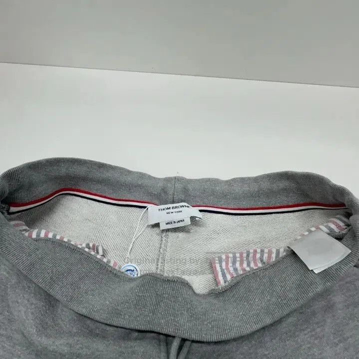 Thom Browne Thom Browne Navy Striped Sports Pants for Men. Size US 30 / EU 46 - 2 Thumbnail