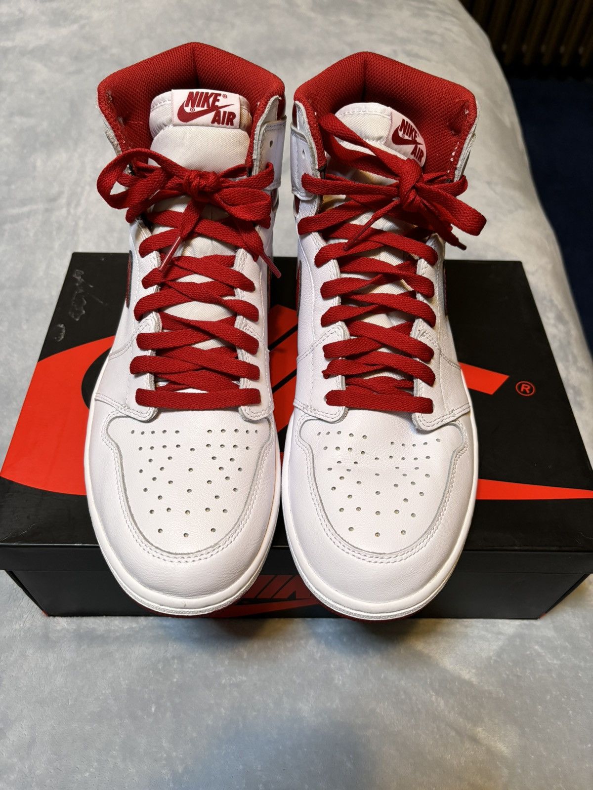 Jordan Brand Air Jordan 1 Retro OG High Metallic Red 2017 Size 11.5 Size US 11.5 / EU 44-45 - 2 Thumbnail