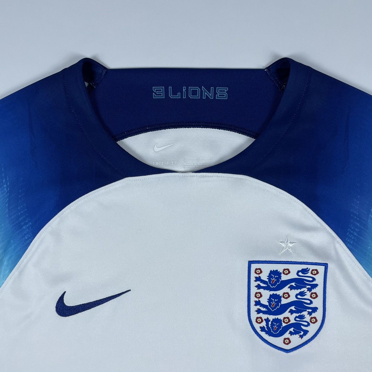 Nike Nike England Home Soccer Jersey Football T-shirt Size US L / EU 52-54 / 3 - 4 Thumbnail