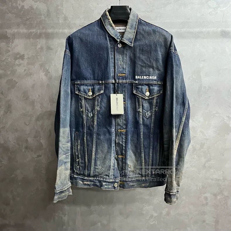 Balenciaga Balenciaga Denim jacket with logo front and back Size XXS / US 00 / IT 34 - 1 Thumbnail