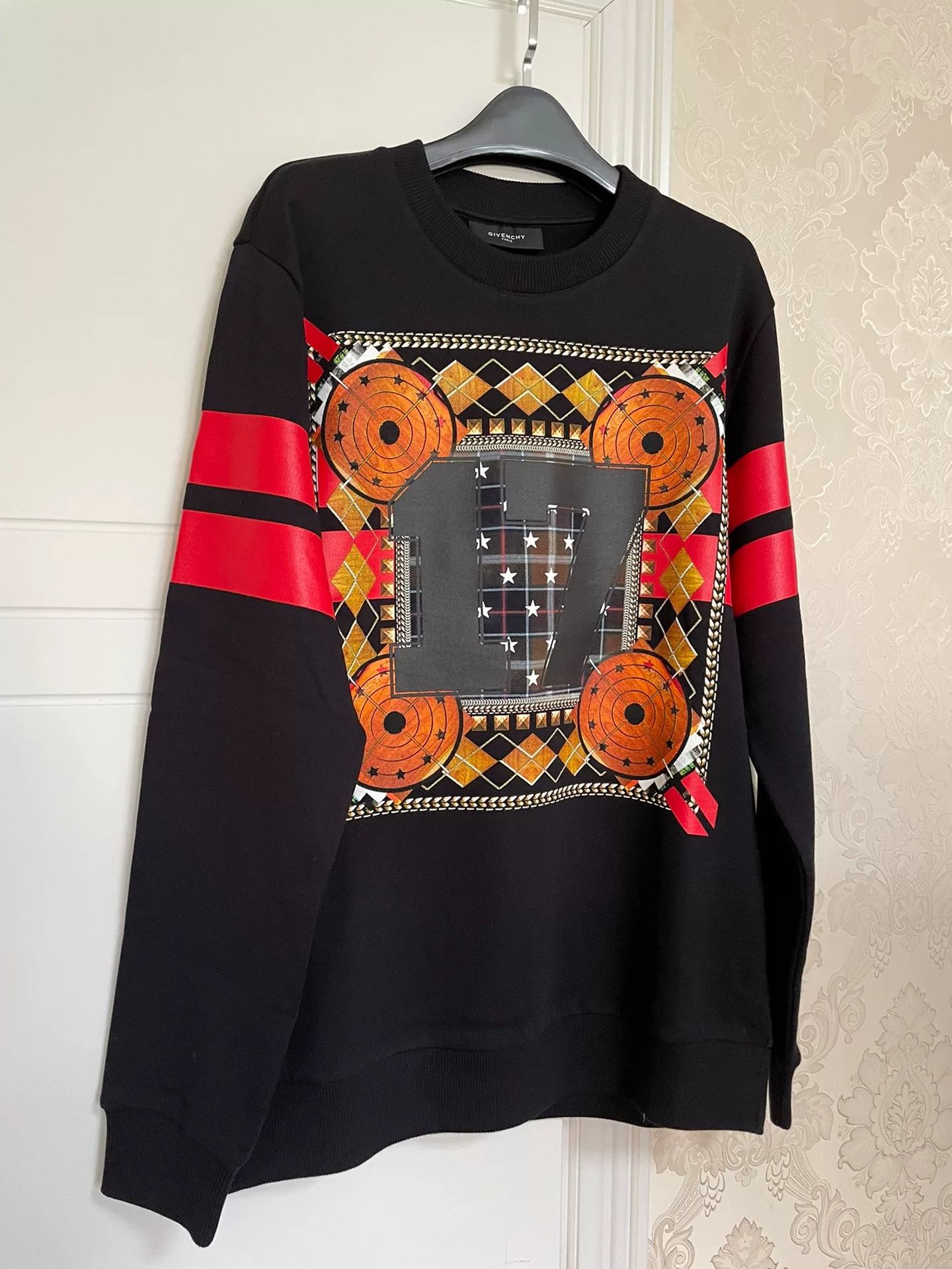 Givenchy Givenchy 17 Target Sweatshirt Size US S / EU 44-46 / 1 - 1 Thumbnail