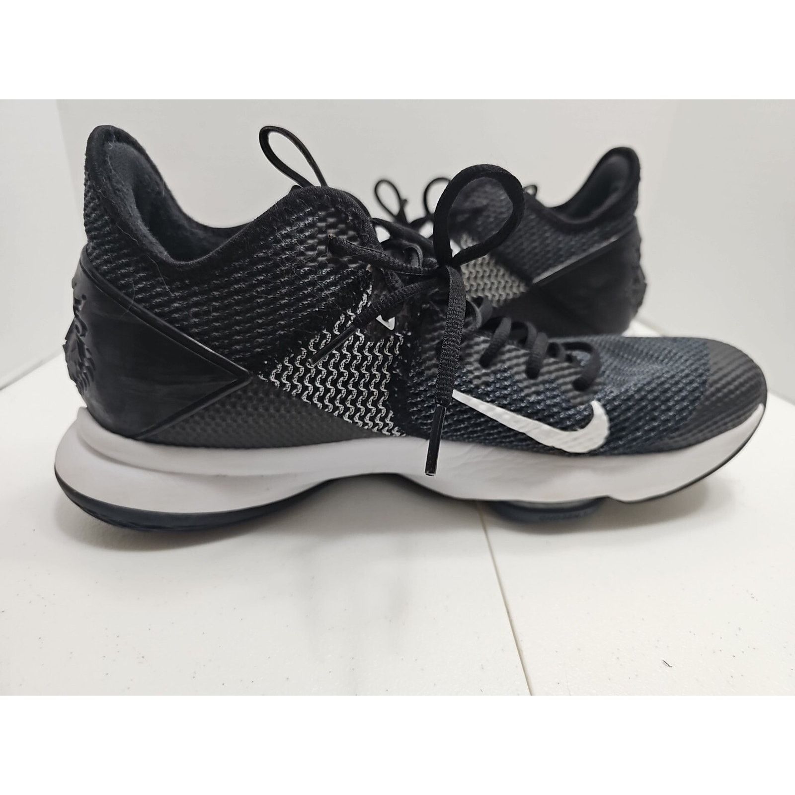 Nike Nike LeBron Witness 4 Black Mens Size 14 Basketball Sneakers Size US 14 / EU 47 - 11 Thumbnail