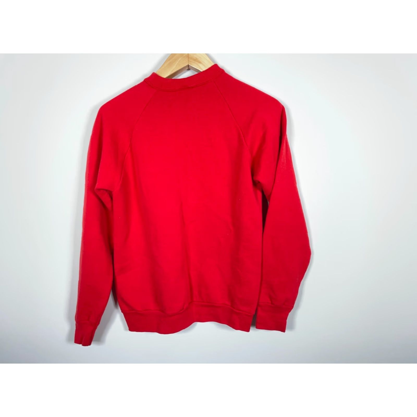 Vintage VINTAGE Screen Stars Sweatshirt Adult S Red Raglan Sleeve 80s Panda Graphic Print Crew Neck Pullover Size US S / EU 44-46 / 1 - 2 Thumbnail