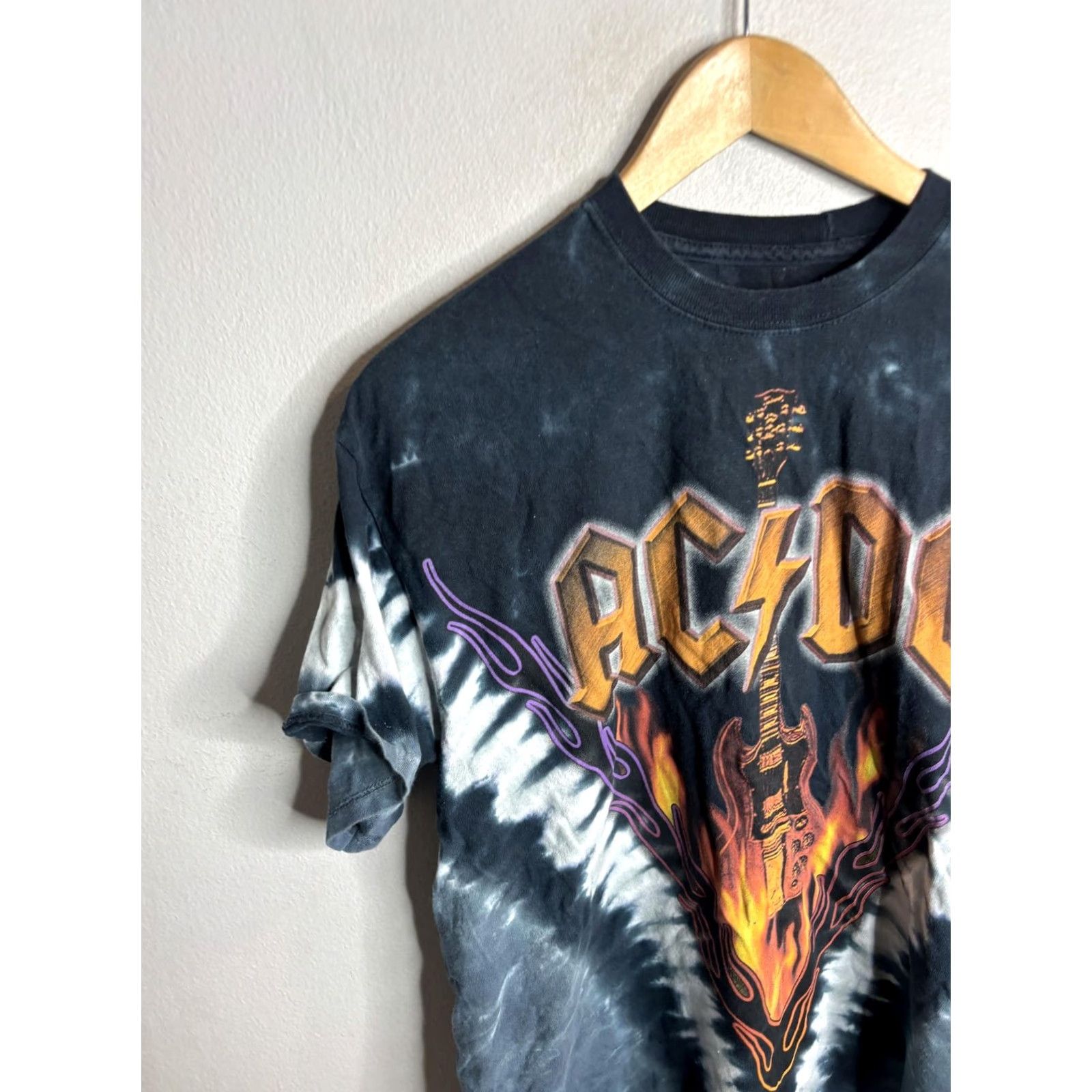 Liquid Blue Liquid Blue AC/DC Hell's Bells Shirt Mens L Tie Dye Flames Graphic Tee Rock Size US L / EU 52-54 / 3 - 2 Thumbnail