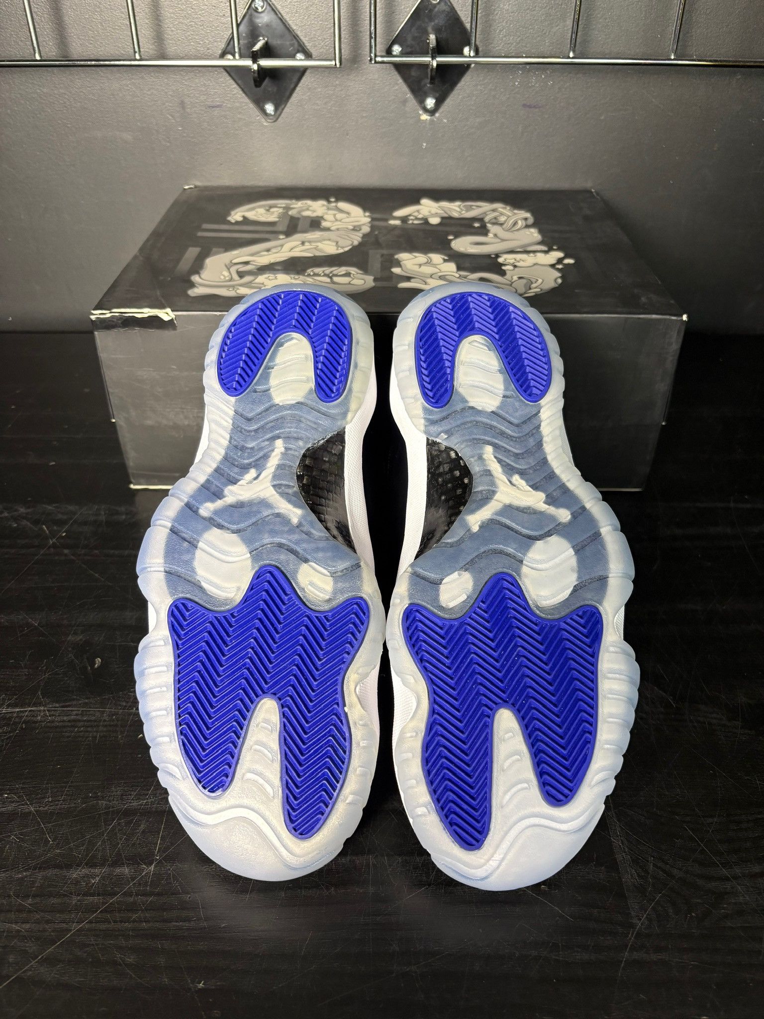 Jordan Brand Air Jordan 11 Retro "Space Jam" (2016) - Size 9.5 Size US 9.5 / EU 42-43 - 4 Thumbnail