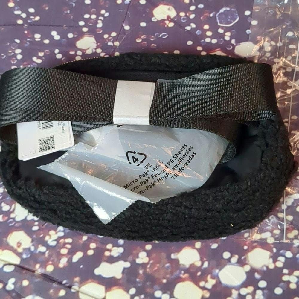 Lululemon Lululemon black fleece everywhere bag size 1L Size ONE SIZE - 4 Thumbnail