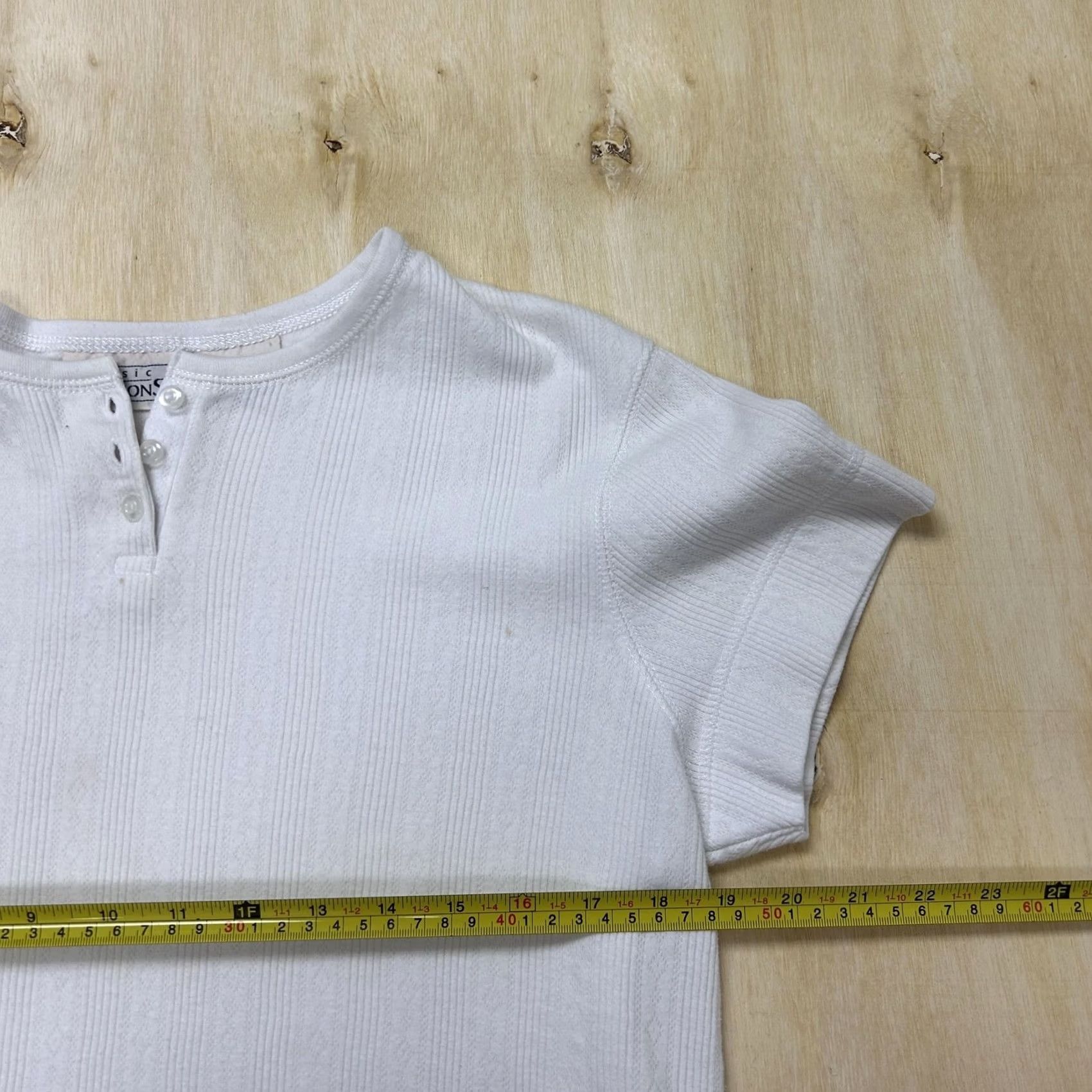 Basic Editions VINTAGE Basic Editions Shirt Womens Medium White Henley Rib Knit Short Top Size M / US 6-8 / IT 42-44 - 6 Thumbnail