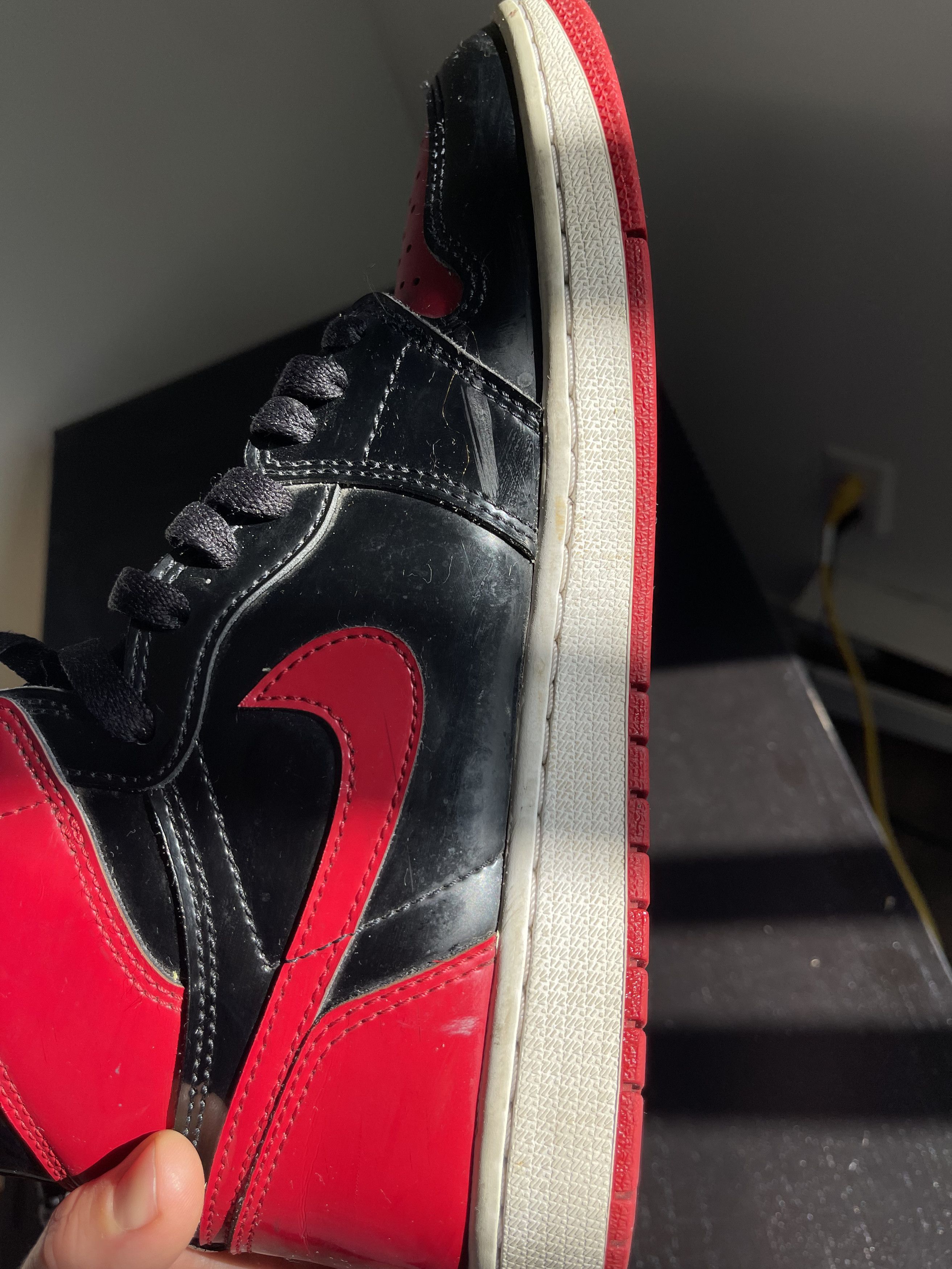 Nike Jordan 1 Patent Bred Size US 8.5 / EU 41-42 - 8 Thumbnail