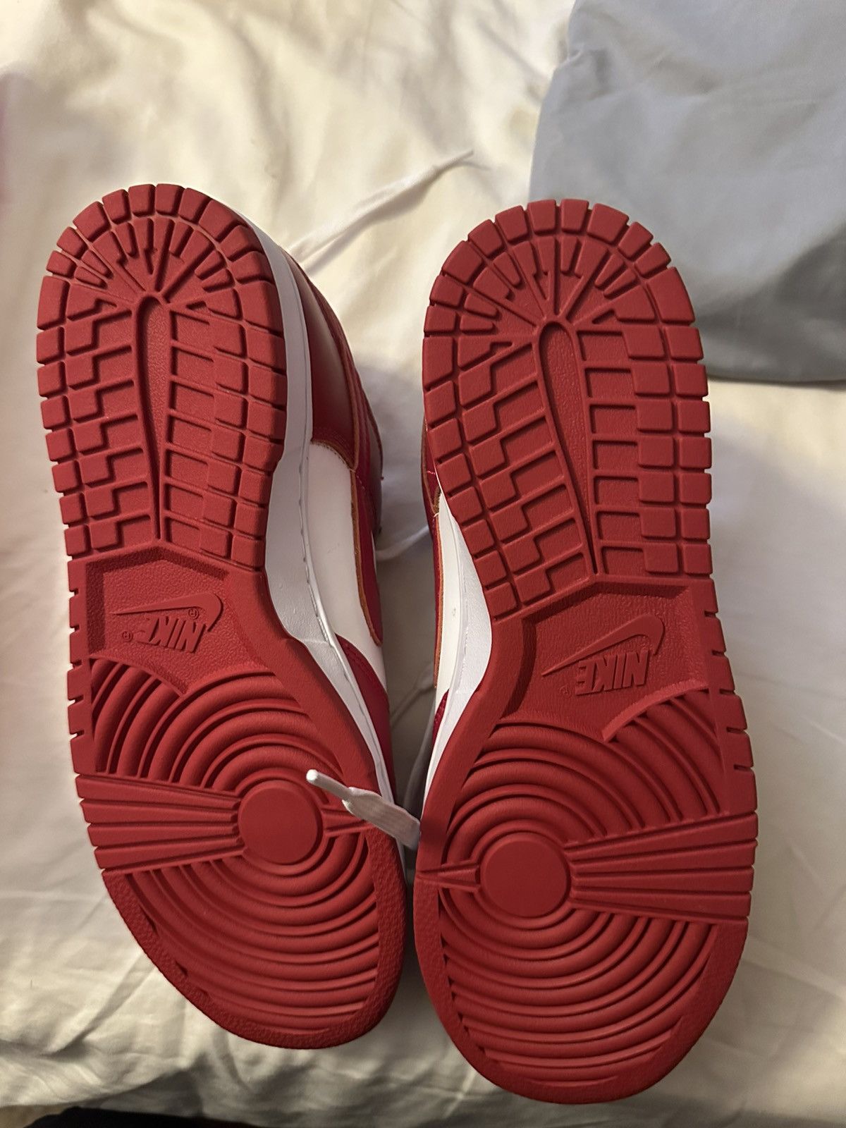 Nike Dunk 9.5 Red/White Size US 9.5 / EU 42-43 - 1 Thumbnail