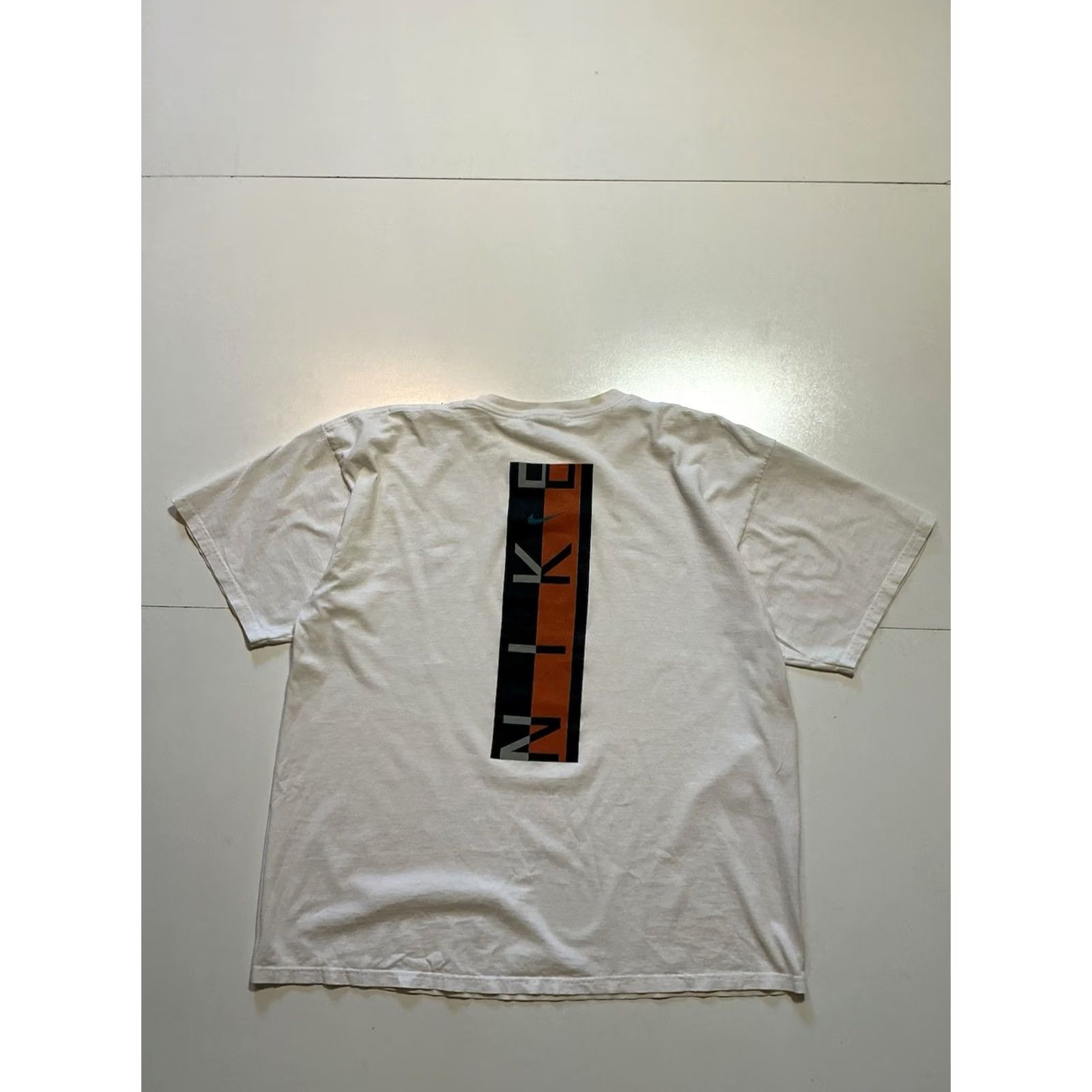 Nike VINTAGE Nike Box Logo Center Swoosh Check Logo Graphic White S/S T-Shirt XL Mens 90s Size US XL / EU 56 / 4 - 3 Thumbnail