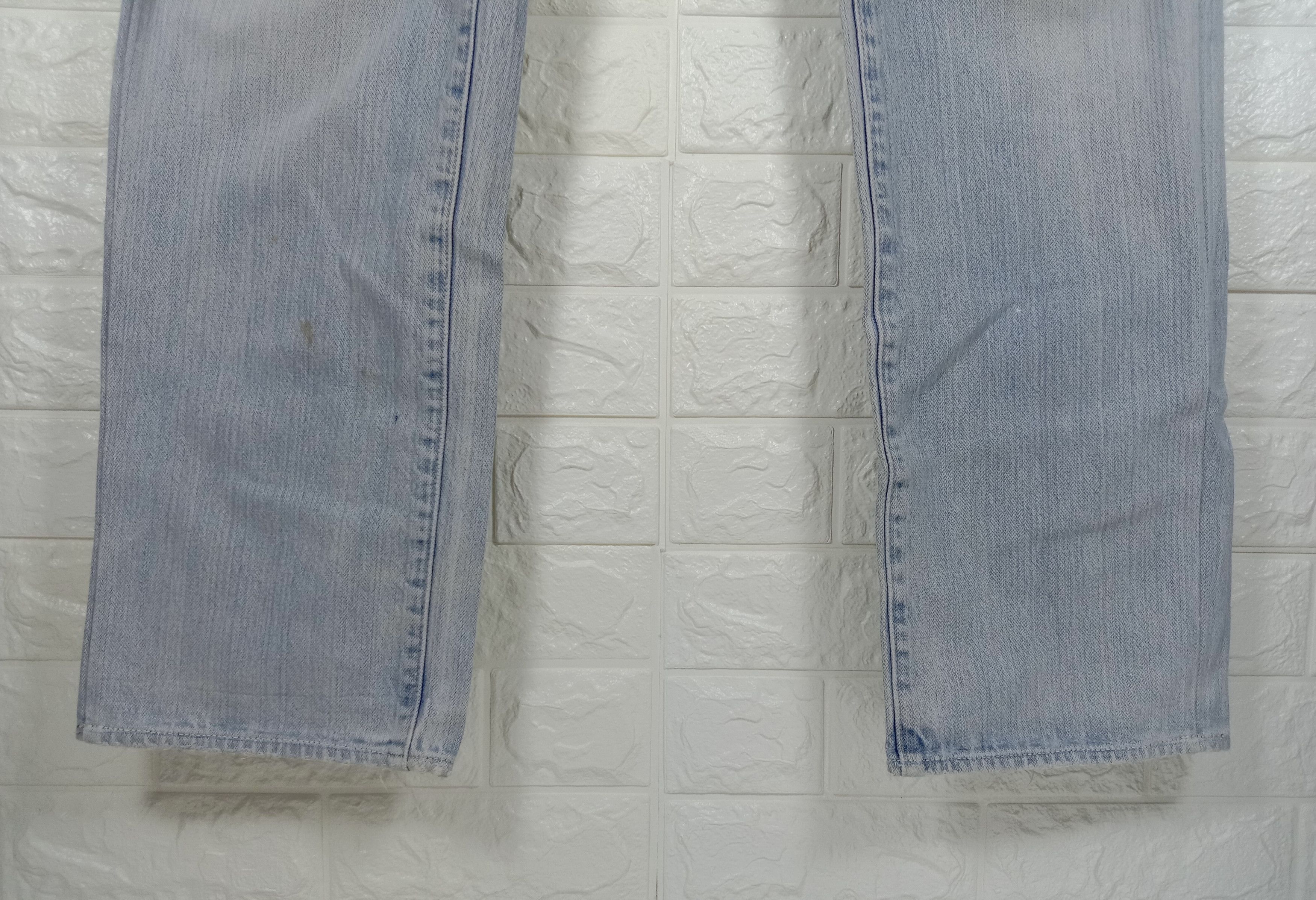 Guess Vintage Guess Light Wash Jeans Distressed Denim Size US 36 / EU 52 - 4 Thumbnail
