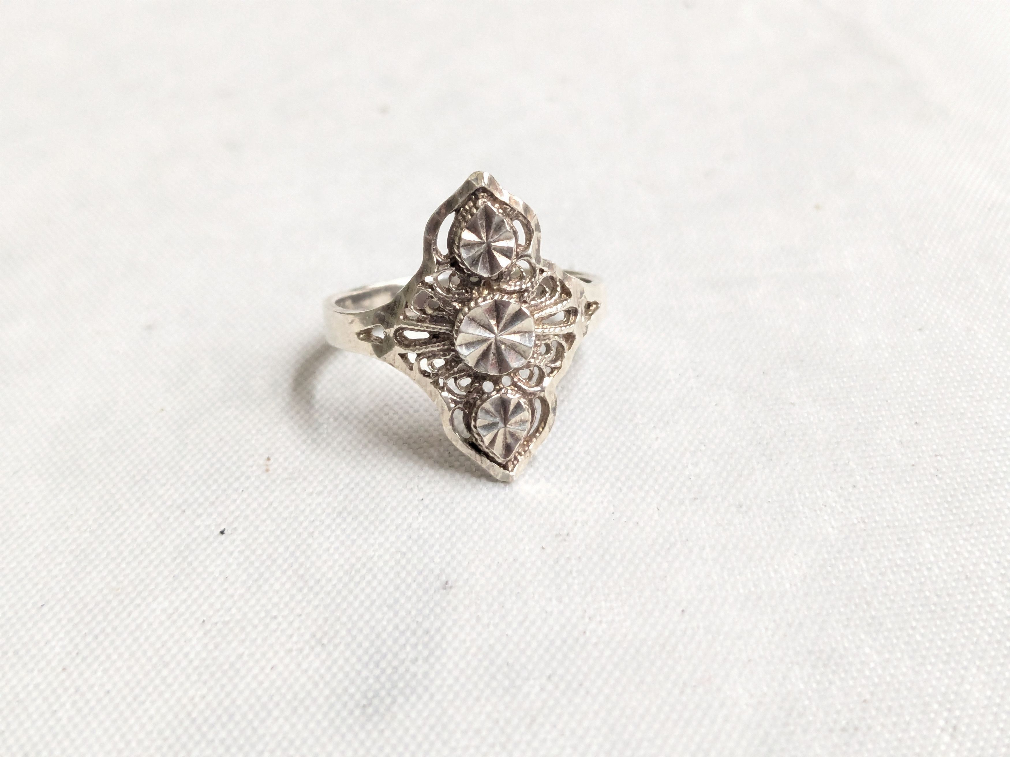 Jewelry Vintage Beverly Hills Sterling Silver Ring Filigree 8.75 Size ONE SIZE - 2 Thumbnail
