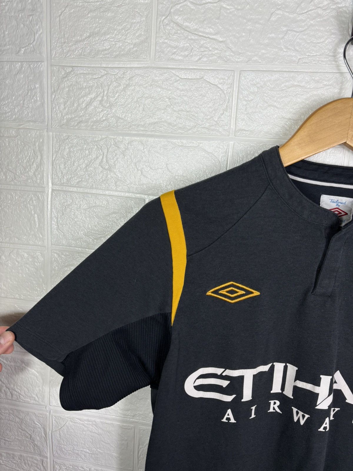 Umbro MANCHESTER CITY 2009 2010 JERSEY UMBRO MEN #25 ADEBAYOR Size US S / EU 44-46 / 1 - 6 Thumbnail