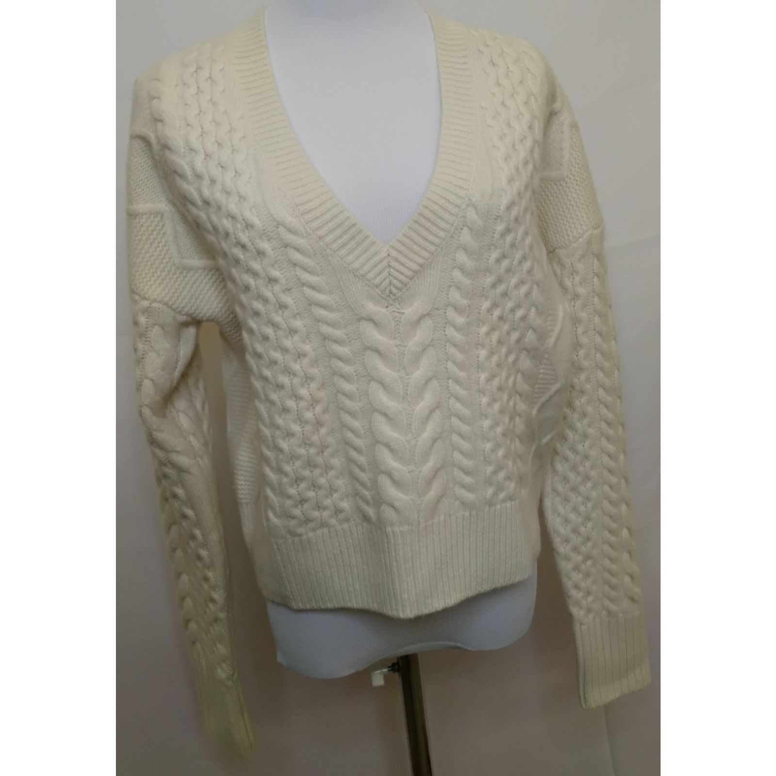 Vineyard Vines Vineyard Vines Merino Sweater Women's M Off White Crop NWT Size M / US 6-8 / IT 42-44 - 2 Thumbnail