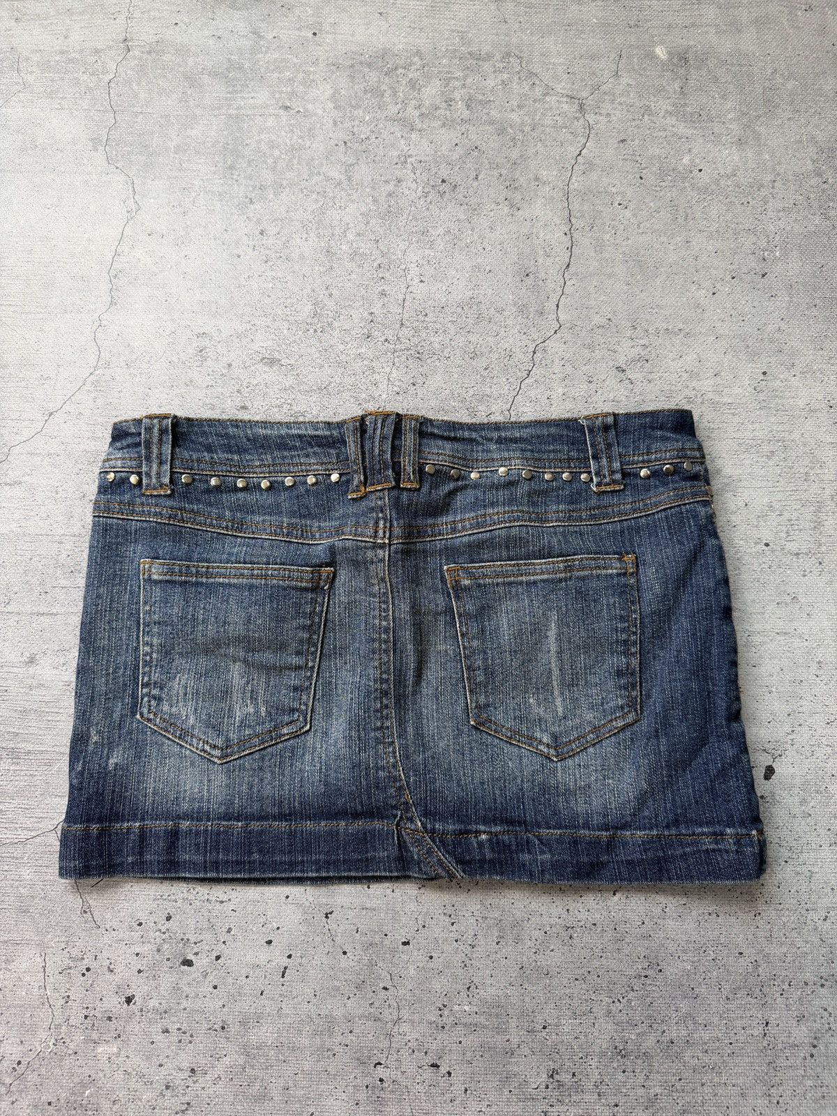 Japanese Brand Y2K Mini Skirt With Washed Effect Size 28" / US 6 / IT 42 - 3 Thumbnail
