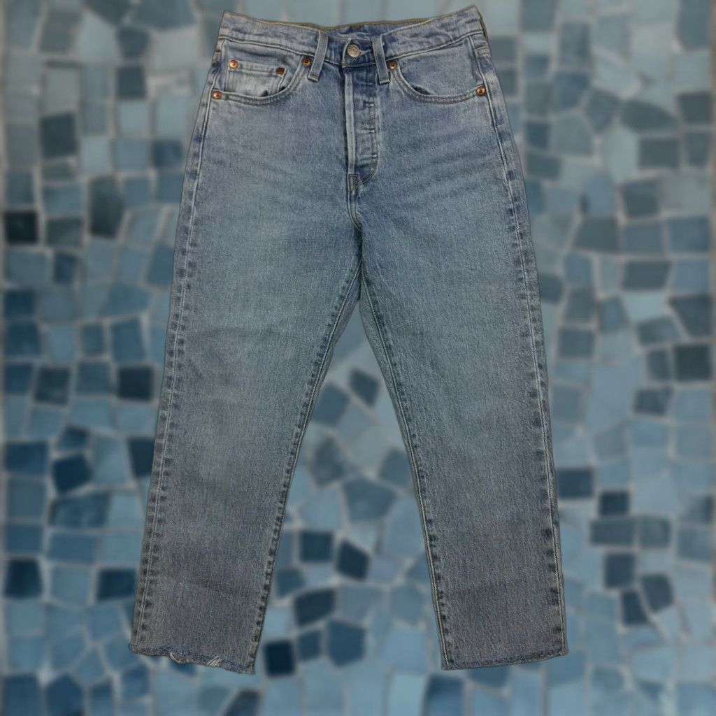 VINTAGE Levi's 501 Skinny Jeans Size 24 Women Button Fly Mid High Rise Light Wash Denim 5-Pocket MIDA shop Womens