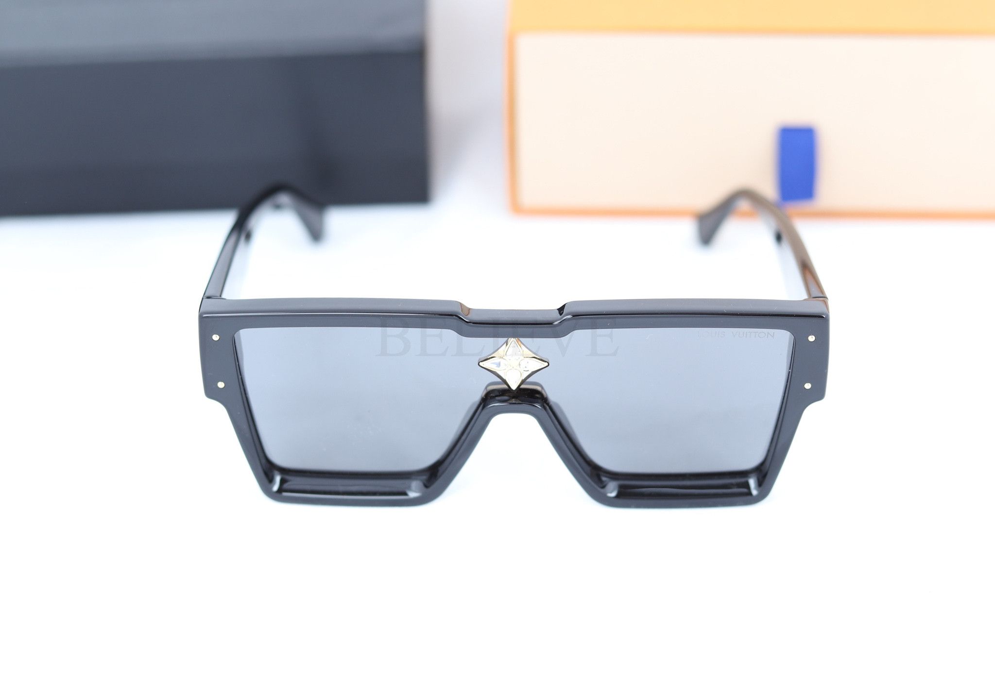 Louis Vuitton LOUIS VUITTON SUNGLASSES Z1578W CYCLONE BLACK 498 Size ONE SIZE - 2 Thumbnail
