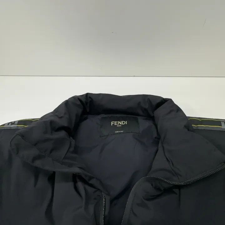 Fendi Fendi Minimalist Warm Vest -2507 Size US L / EU 52-54 / 3 - 7 Thumbnail