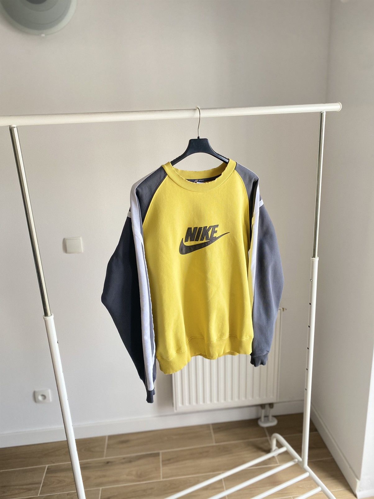 Nike Vintage Y2K Nike Sweatshirt Size US L / EU 52-54 / 3 - 2 Thumbnail