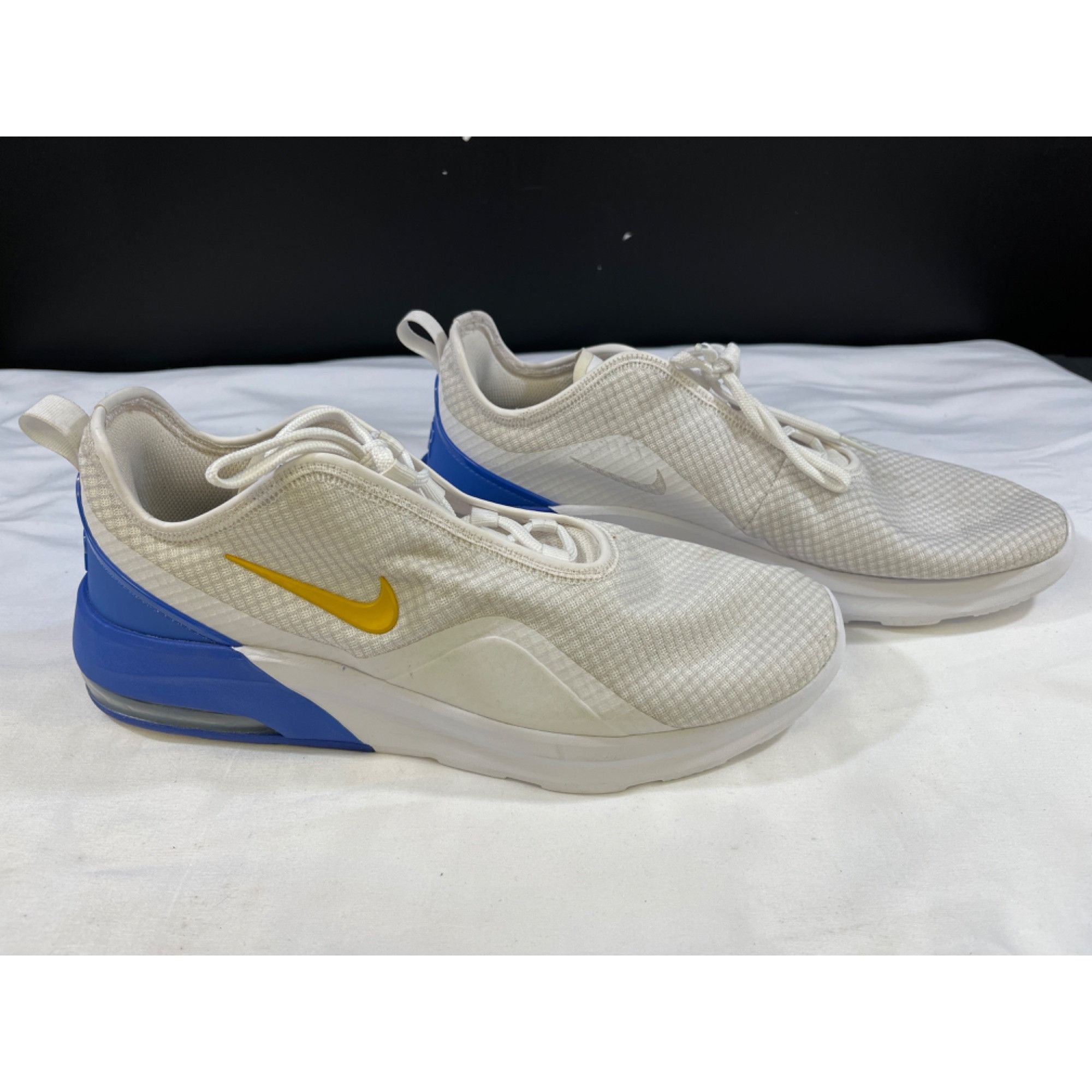 Nike Nike Air Max Motion2 Men's White/Blue Sneakers/Shoes Size11. Size US 11.5 / EU 44-45 - 4 Thumbnail