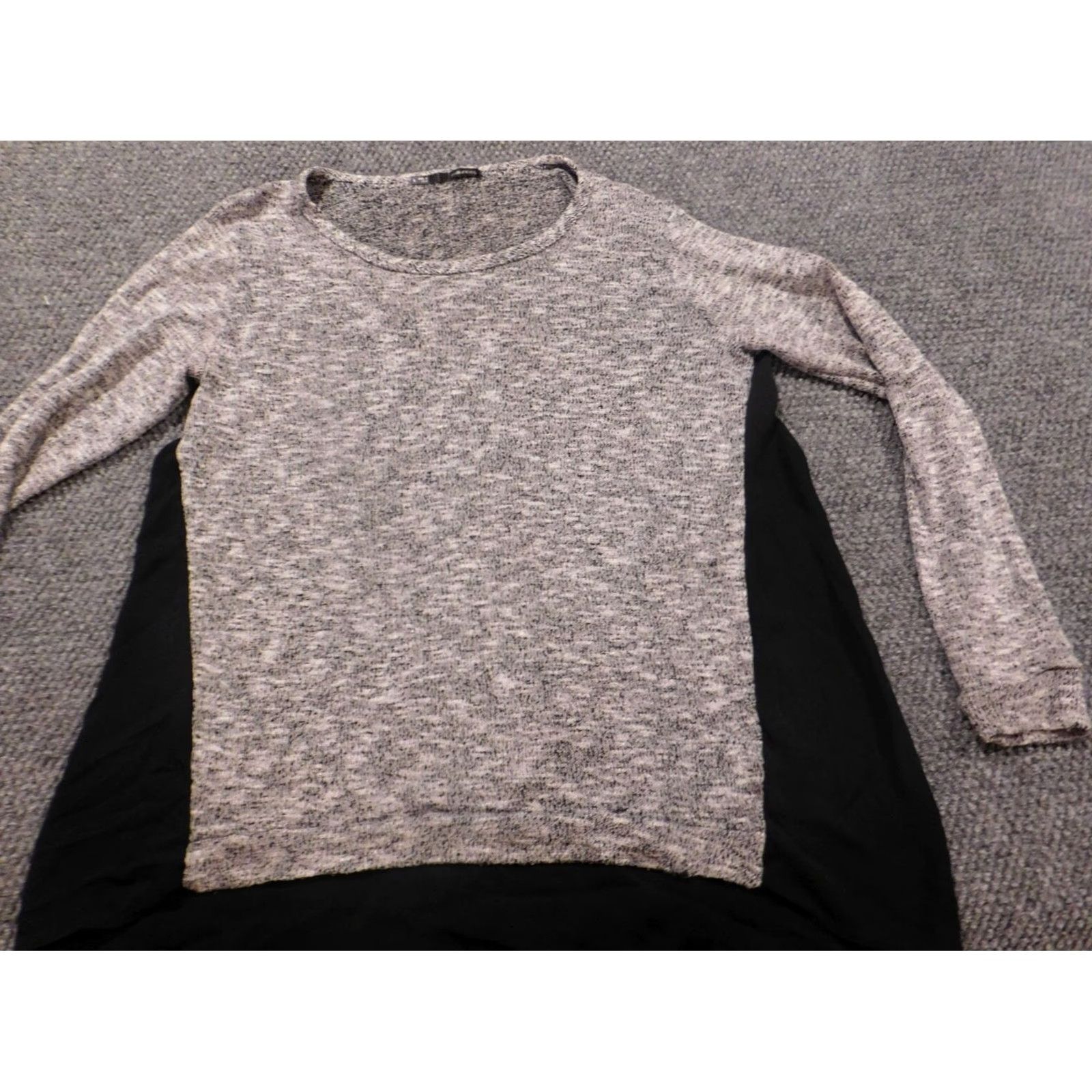 Vintage Maurices Womens Sweater Large Gray Pullover Crew Neck Long Sleeve Bow Button Knit Cotton Polyester Raglan Stretch Geometric Vintage No Size L / US 10 / IT 46 - 3 Thumbnail