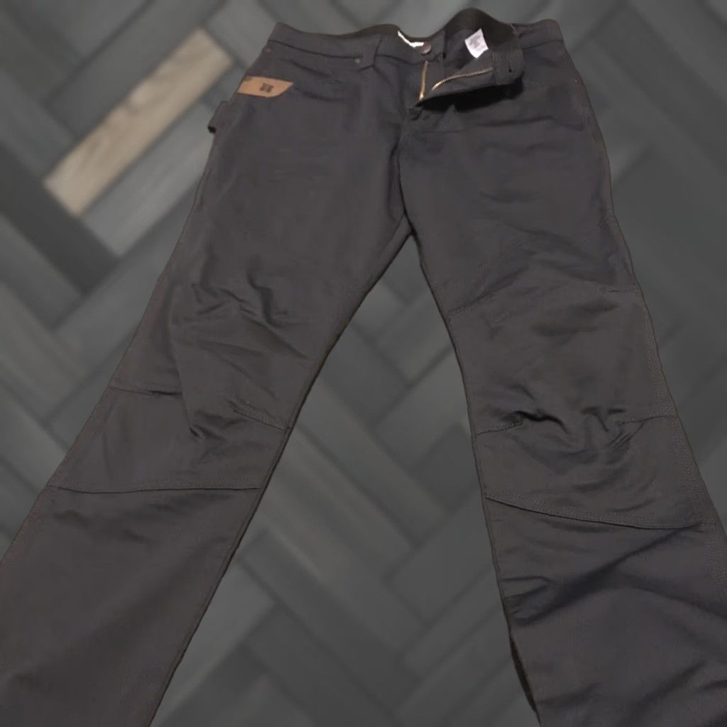 Wrangler Wrangler Workwear Women's Cargo Pant Ranger Black 12 Regular 12X30 - Zip - Cargo - Black - 12 - Womens Size 34" / US 12 / IT 48 - 1 Thumbnail