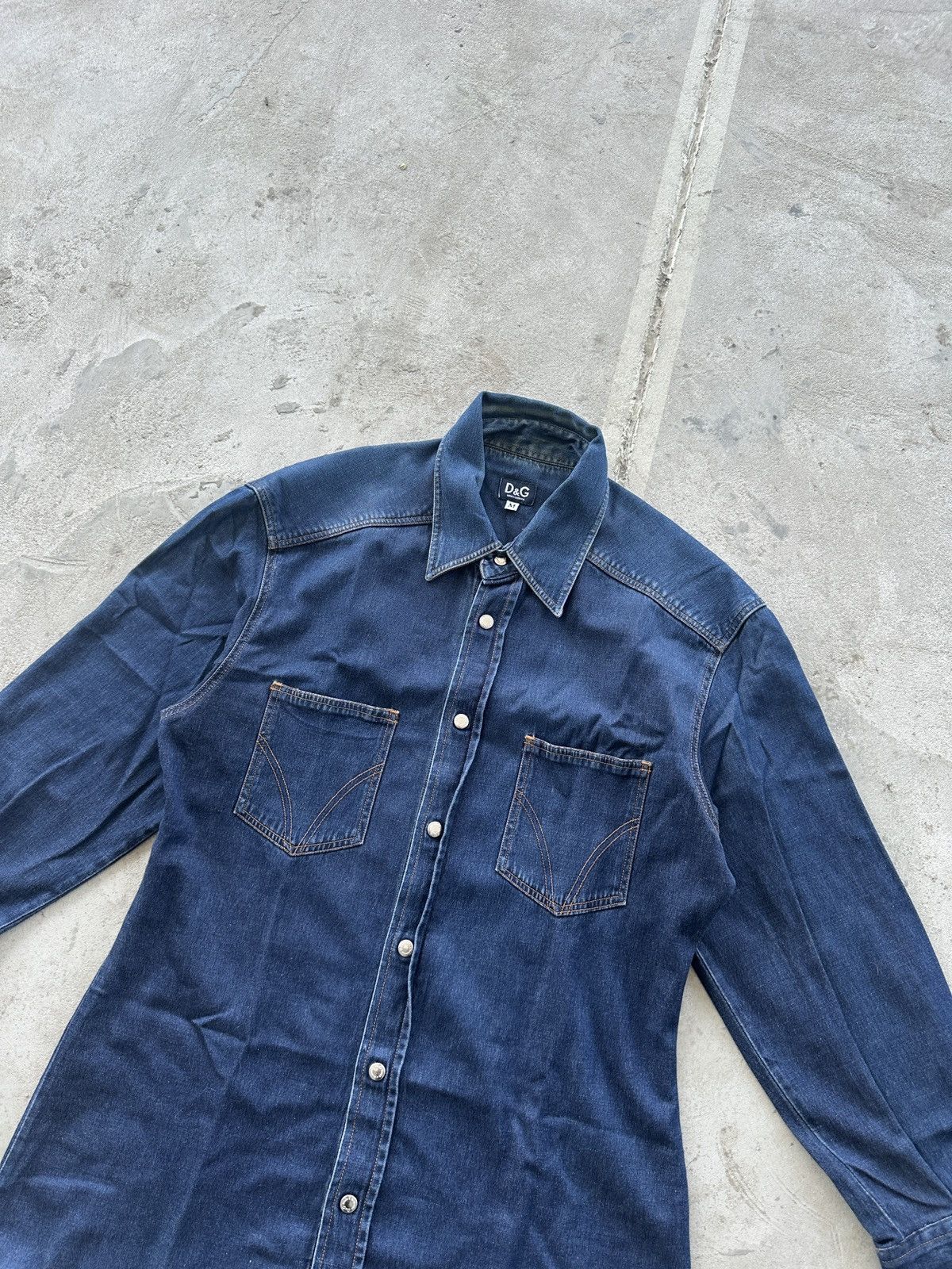 Dolce & Gabbana Vintage D&G Dolce & Gabbana Denim Shirt Women’s Size M Size M / US 6-8 / IT 42-44 - 2 Thumbnail