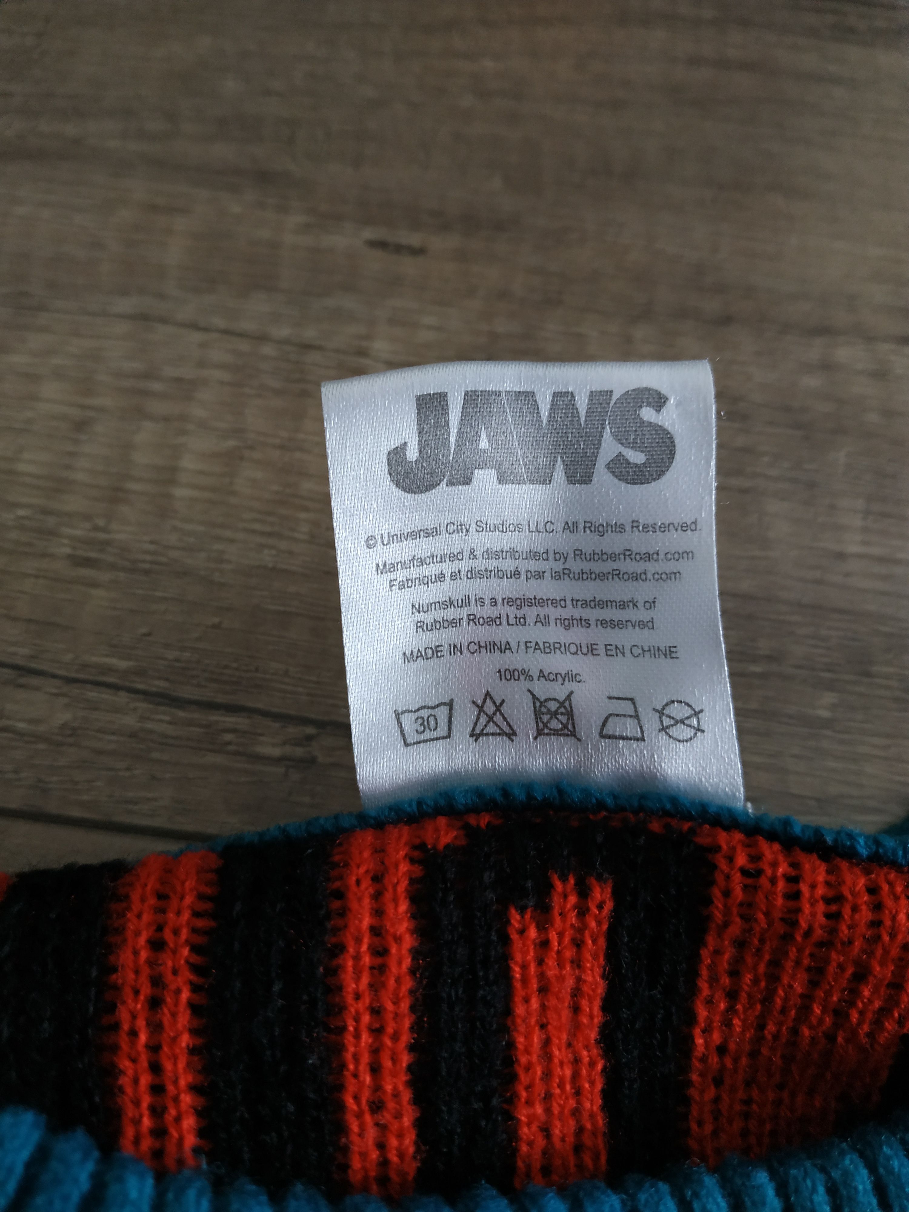 Universal Studios Numskull JAWS Universal Studios Men Sweater/Pullover, SMALL Size US S / EU 44-46 / 1 - 9 Thumbnail