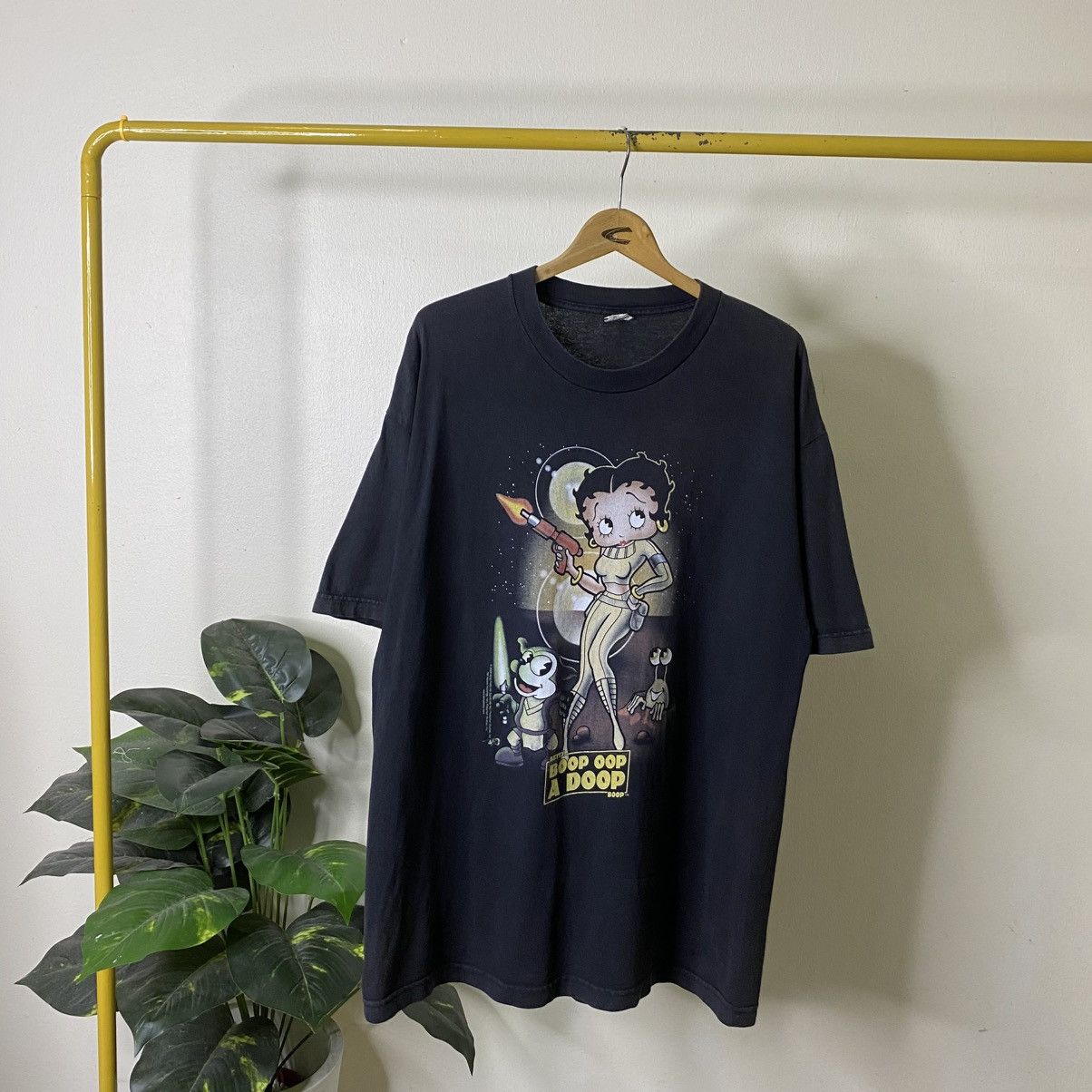 Vintage 2009 Betty Boop Cartoon Network Nice Graphic T Shirt Size US XL / EU 56 / 4 - 1 Thumbnail